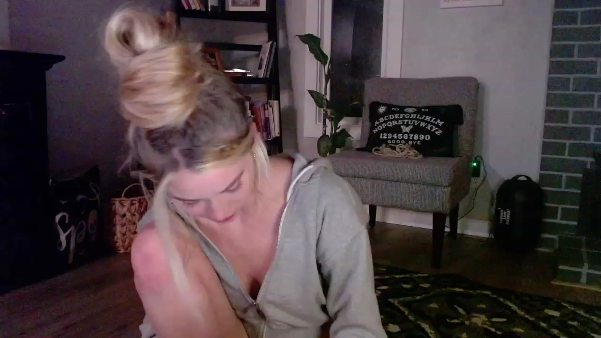 Gallery image thumbnail from Lovelyemilia's myfreecams stream on, 10/18/2023, 06:41 image 19 of 20