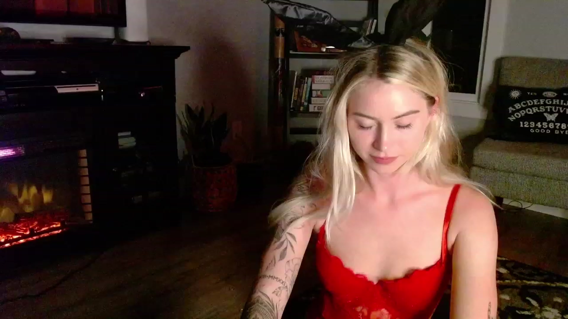 Gallery image thumbnail from Lovelyemilia's myfreecams stream on, 10/20/2023, 06:19 image 2 of 20