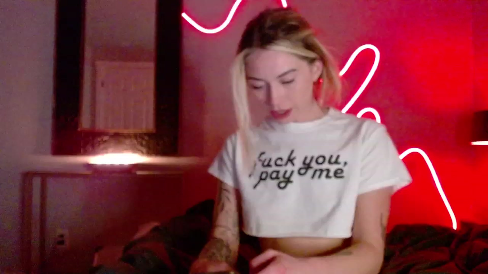 Gallery image thumbnail from Lovelyemilia's myfreecams stream on, 10/27/2023, 05:00 image 14 of 20