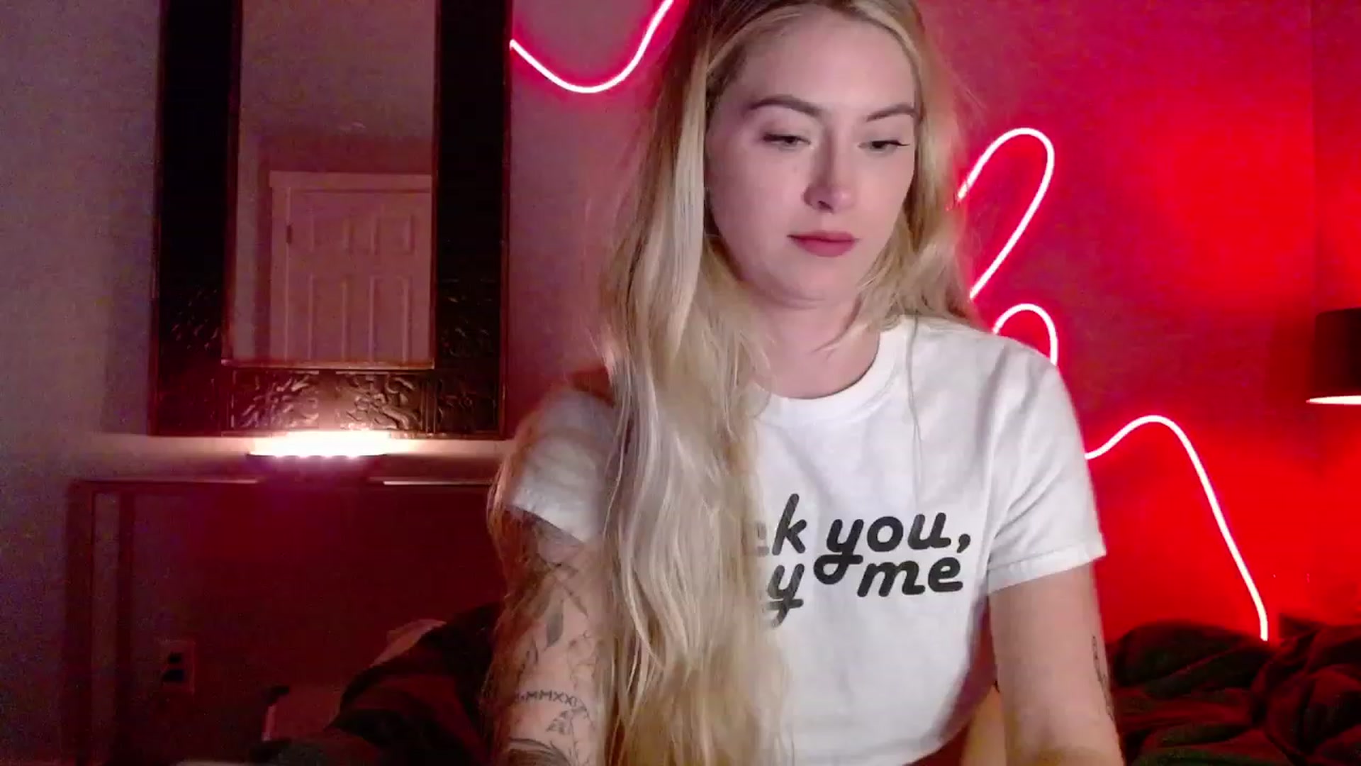 Gallery image thumbnail from Lovelyemilia's myfreecams stream on, 10/27/2023, 05:00 image 12 of 20