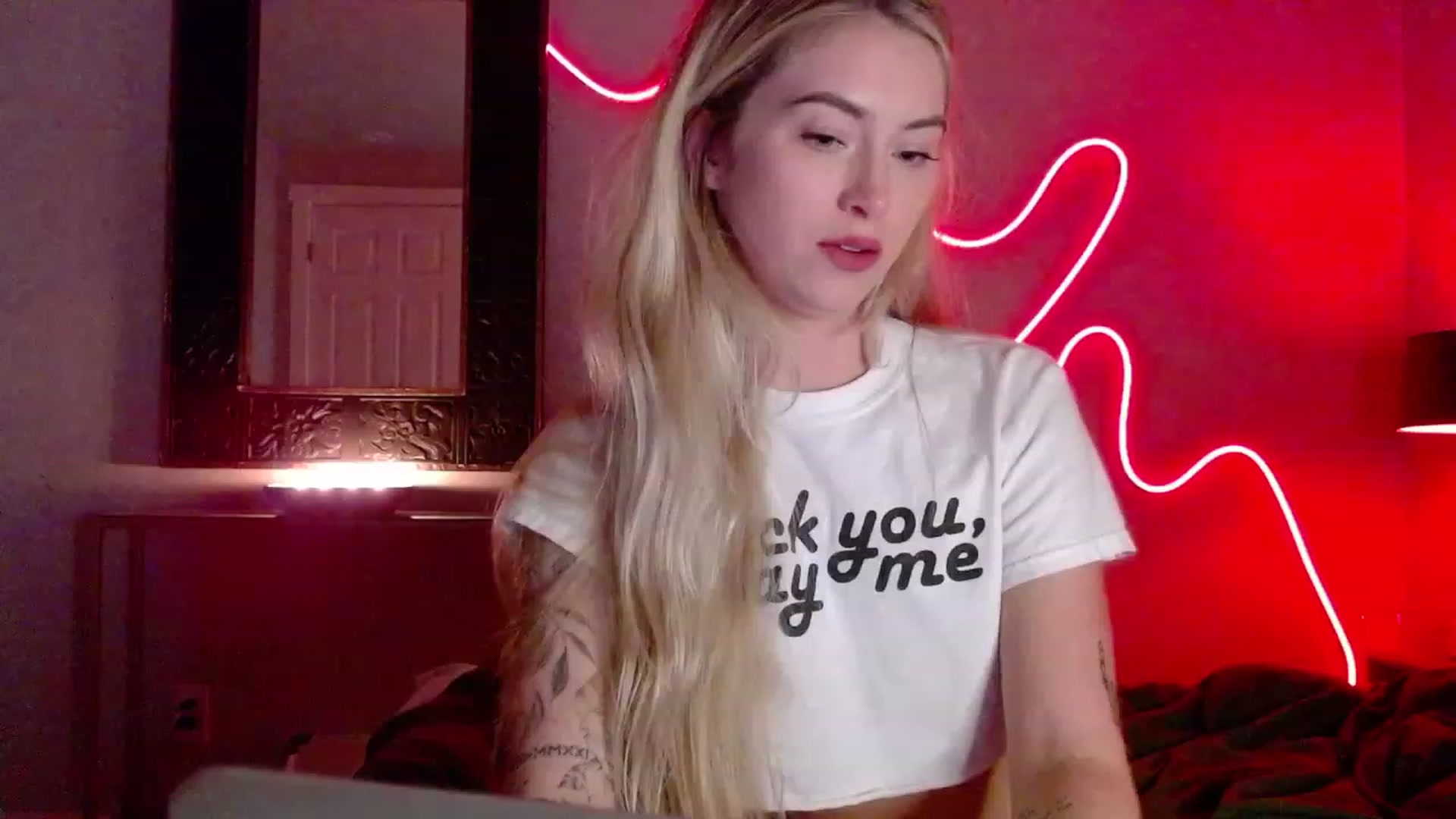 Gallery image thumbnail from Lovelyemilia's myfreecams stream on, 10/27/2023, 05:00 image 11 of 20