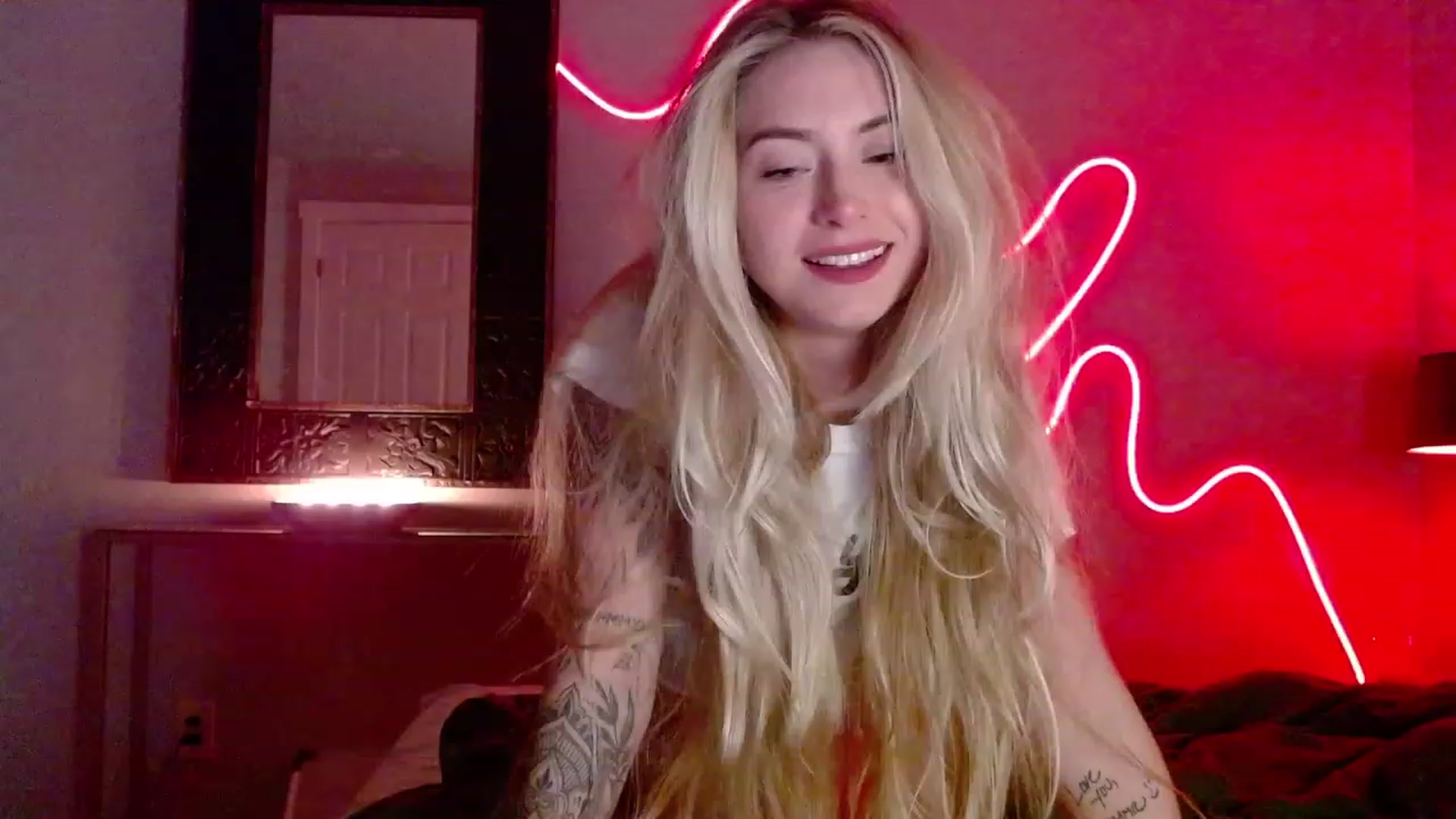 Gallery image thumbnail from Lovelyemilia's myfreecams stream on, 10/27/2023, 05:00 image 3 of 20