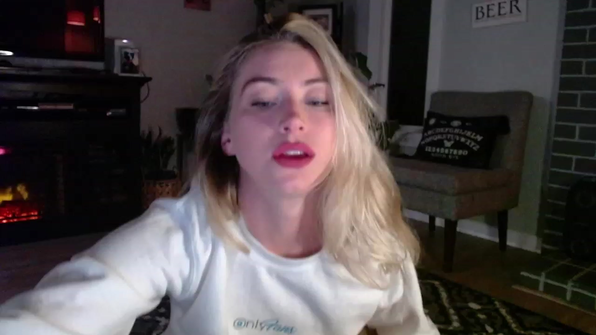 Gallery image thumbnail from Lovelyemilia's myfreecams stream on, 11/02/2023, 04:20 image 7 of 20