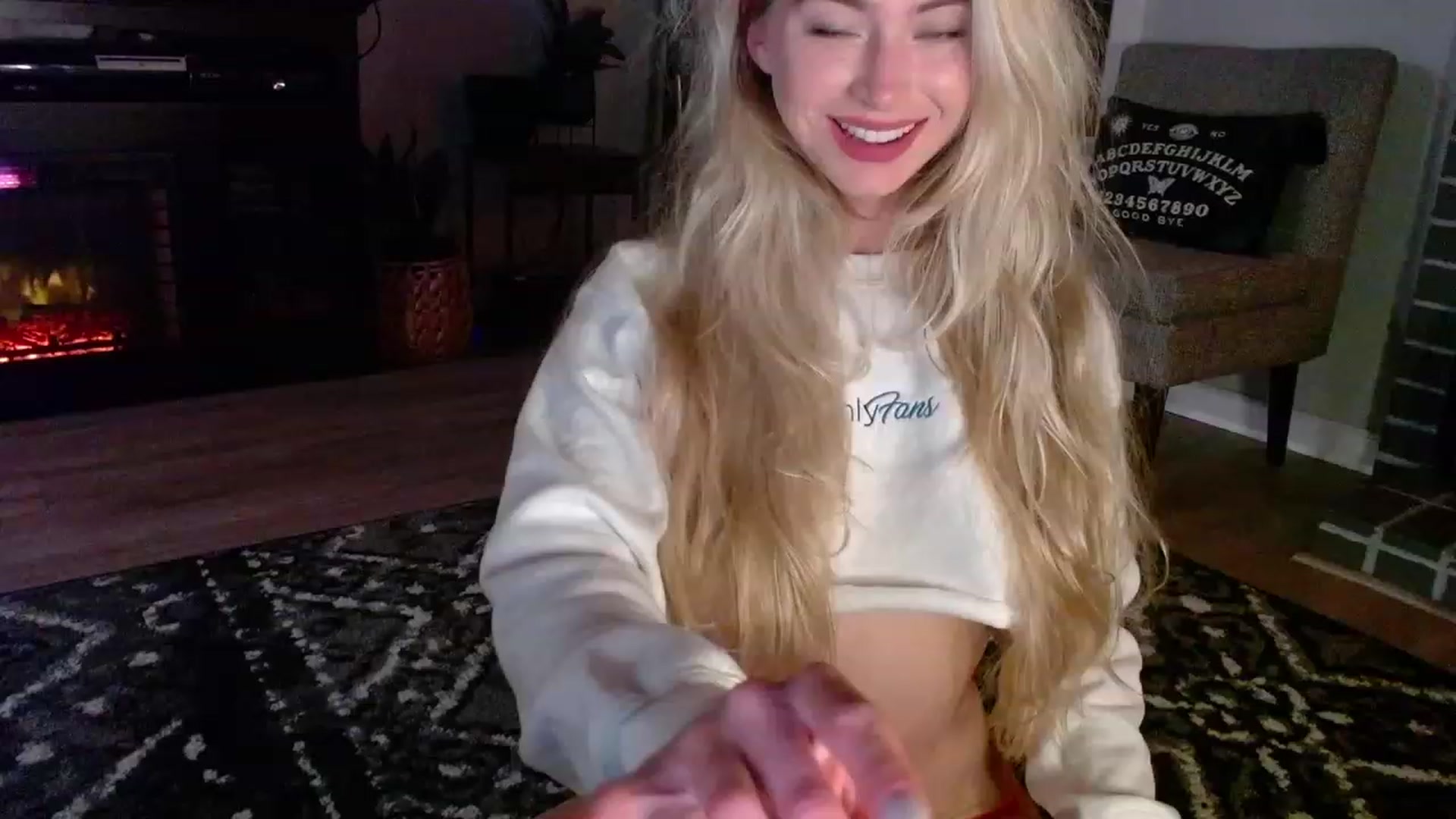 Gallery image thumbnail from Lovelyemilia's myfreecams stream on, 11/02/2023, 04:20 image 15 of 20