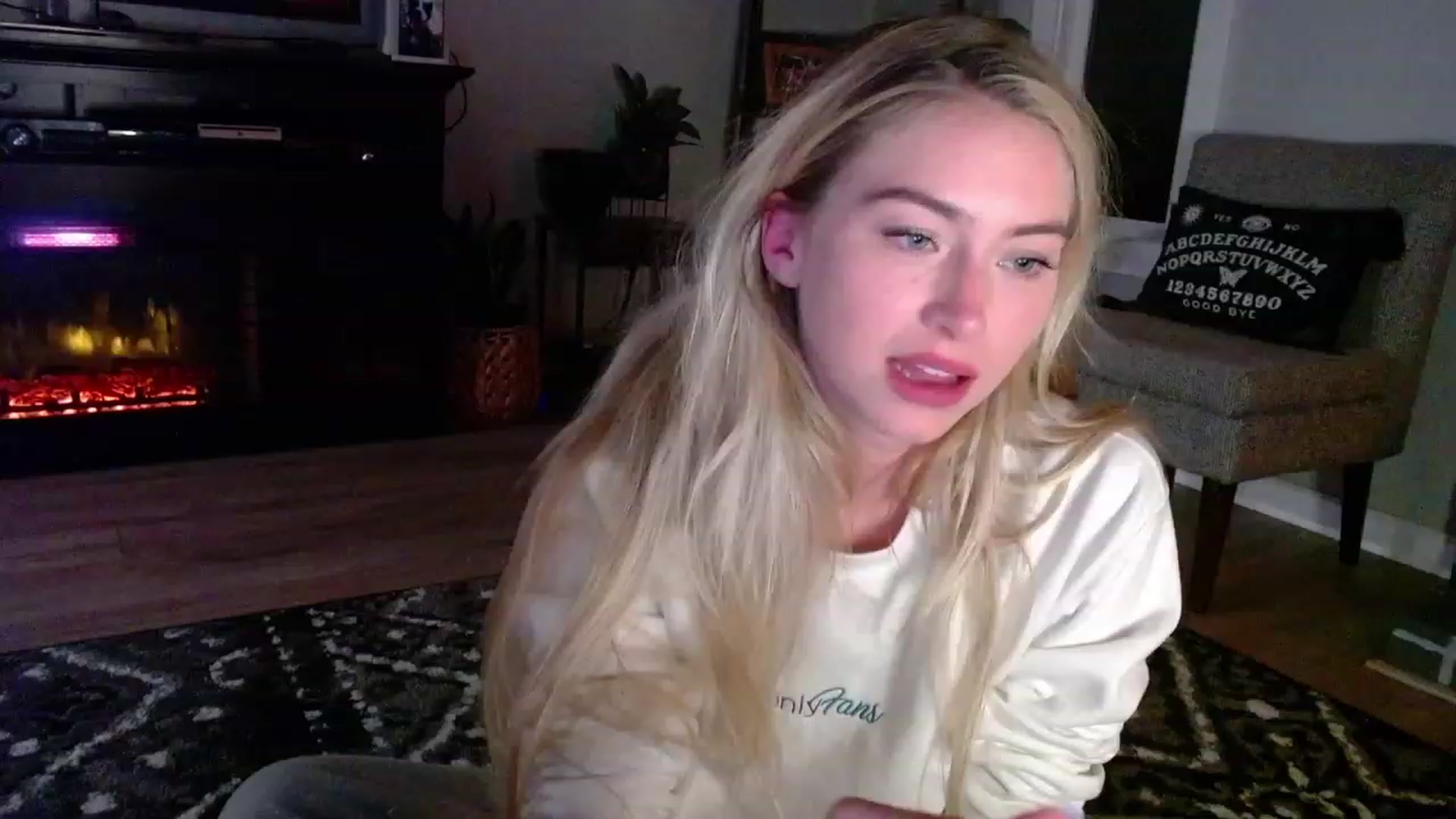 Gallery image thumbnail from Lovelyemilia's myfreecams stream on, 11/02/2023, 05:12 image 11 of 20