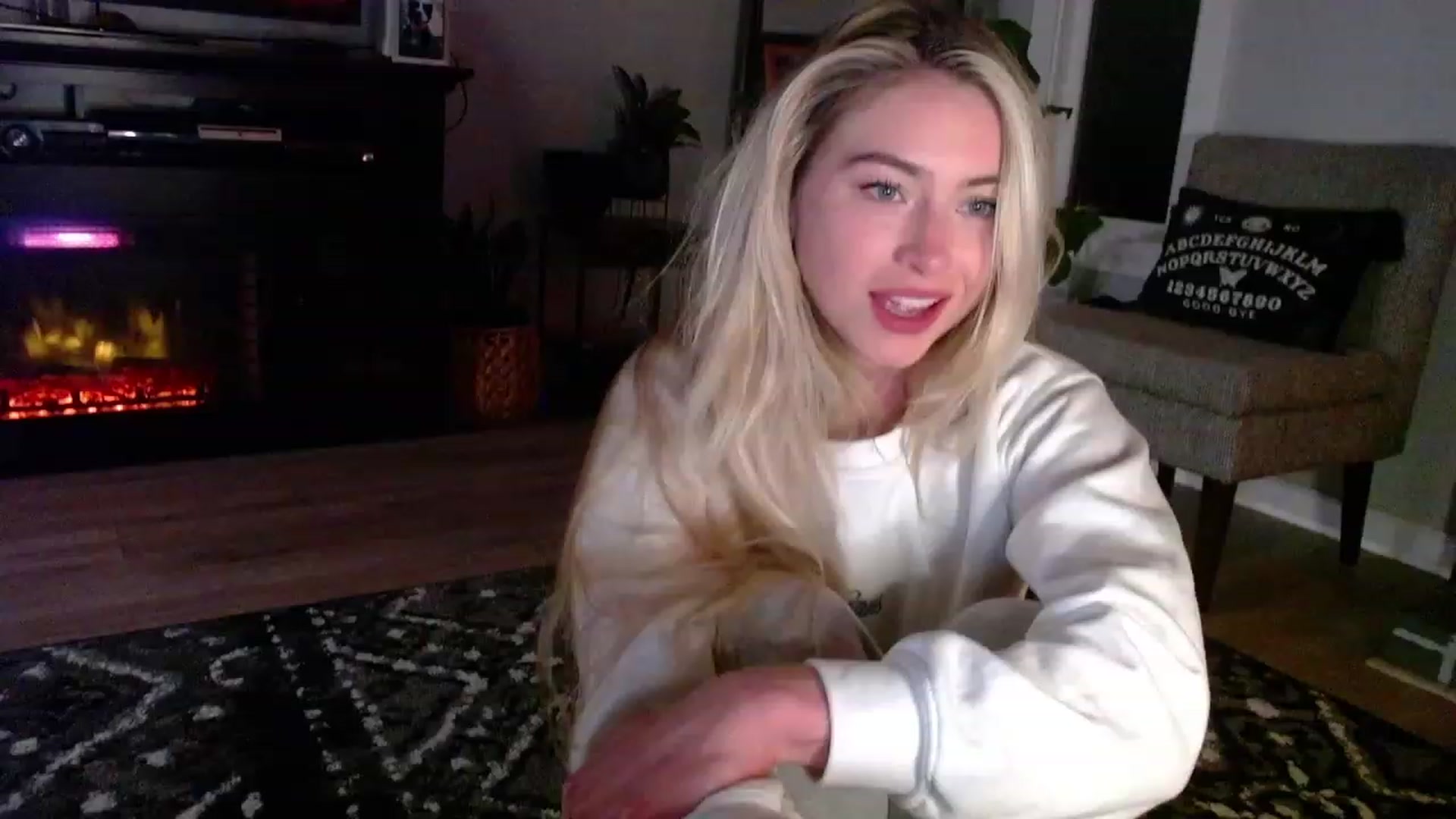 Gallery image thumbnail from Lovelyemilia's myfreecams stream on, 11/02/2023, 05:12 image 9 of 20