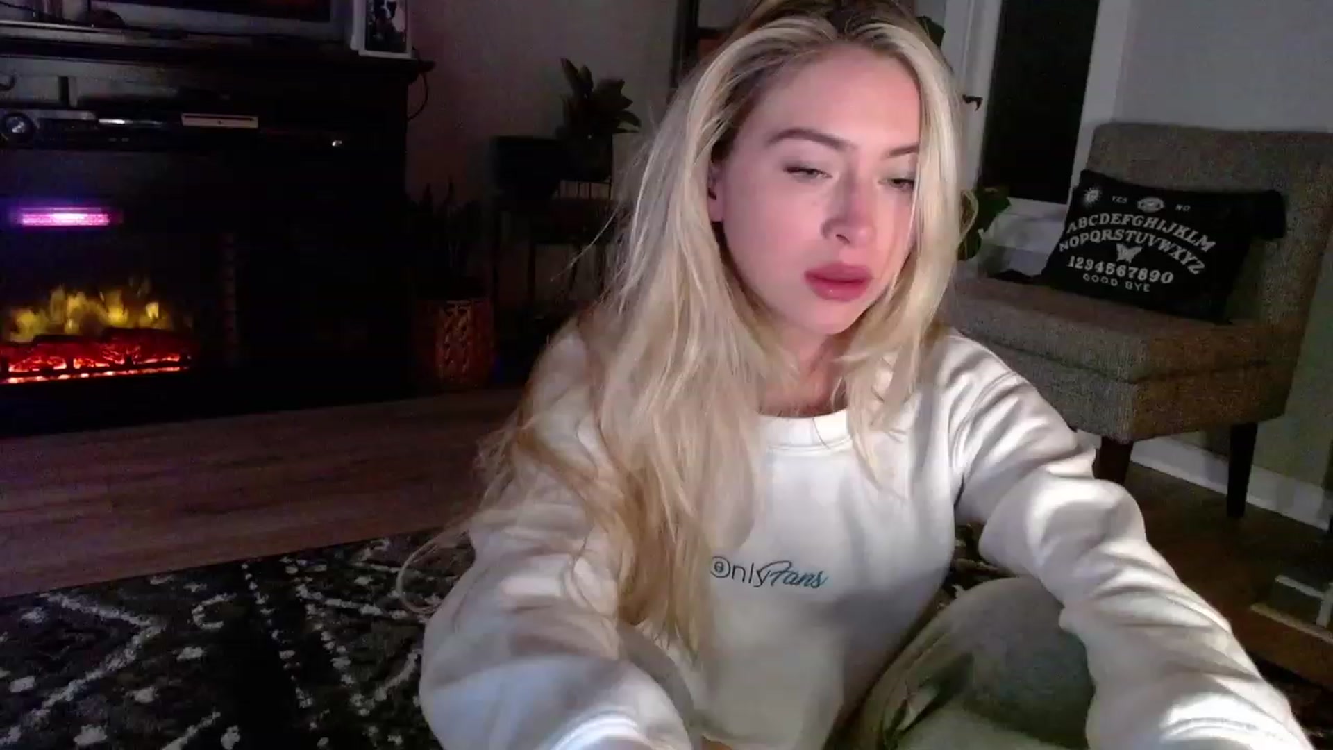 Gallery image thumbnail from Lovelyemilia's myfreecams stream on, 11/02/2023, 05:12 image 8 of 20