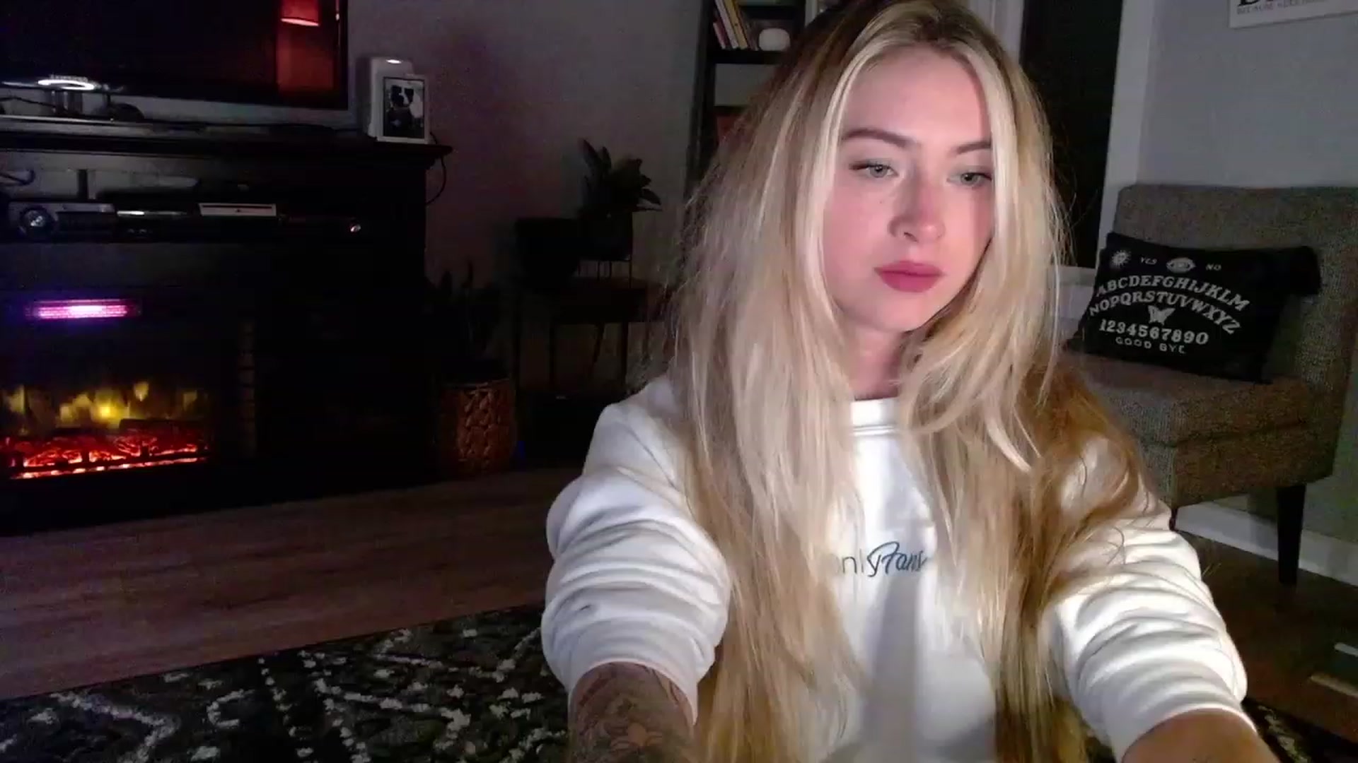 Gallery image thumbnail from Lovelyemilia's myfreecams stream on, 11/02/2023, 05:12 image 17 of 20