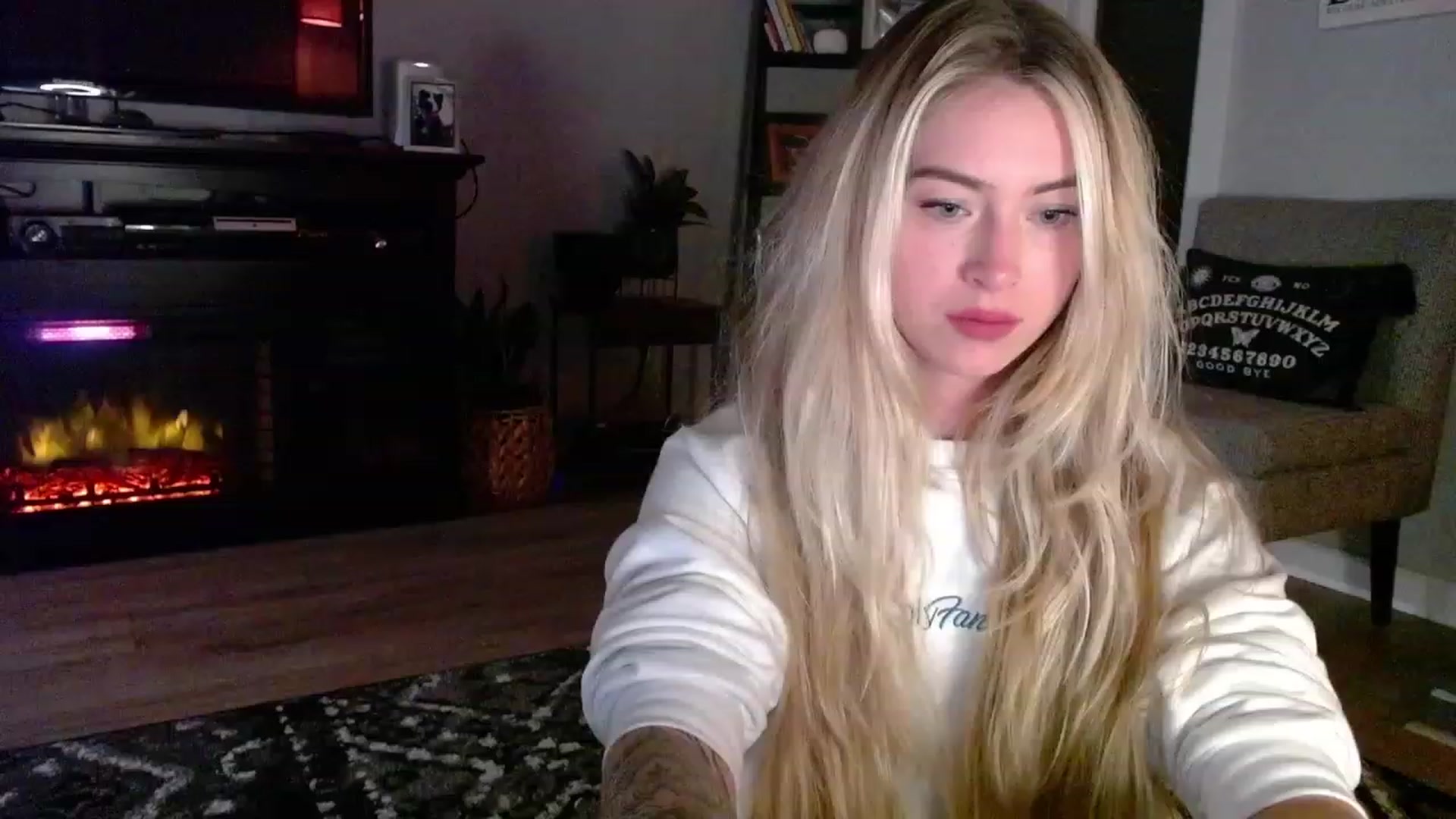 Gallery image thumbnail from Lovelyemilia's myfreecams stream on, 11/02/2023, 05:12 image 18 of 20