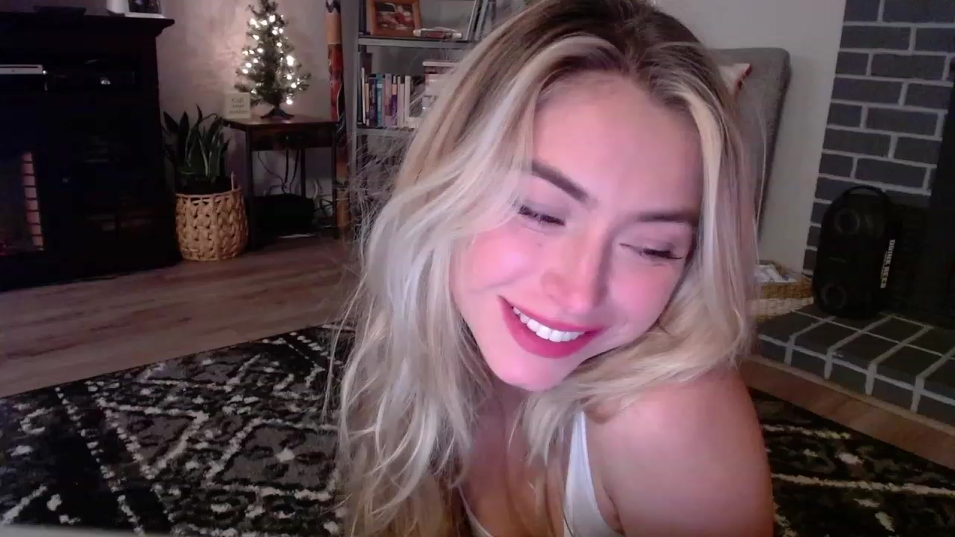 Gallery image thumbnail from Lovelyemilia's myfreecams stream on, 11/04/2023, 06:56 image 5 of 20