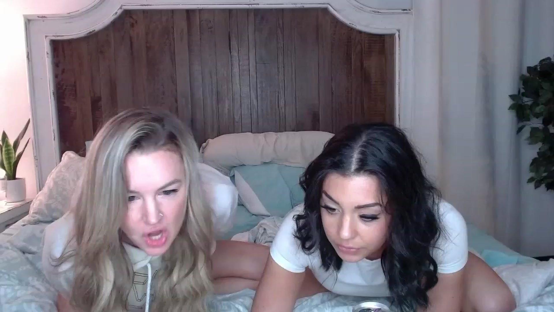 Gallery image thumbnail from Lovelyemilia's myfreecams stream on, 11/11/2023, 04:55 image 14 of 20