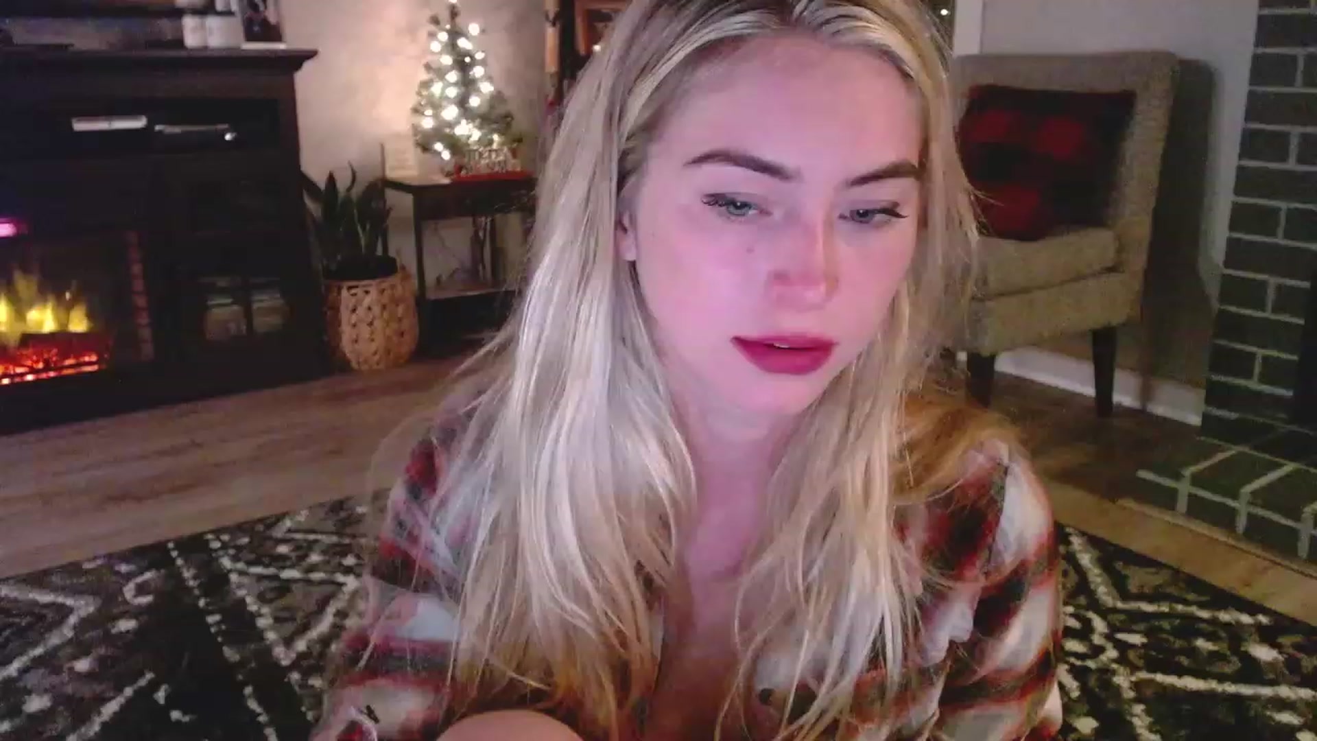 Gallery image thumbnail from Lovelyemilia's myfreecams stream on, 11/16/2023, 06:02 image 10 of 20