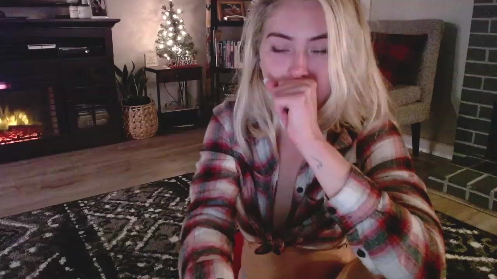 Gallery image thumbnail from Lovelyemilia's myfreecams stream on, 11/16/2023, 06:02 image 3 of 20