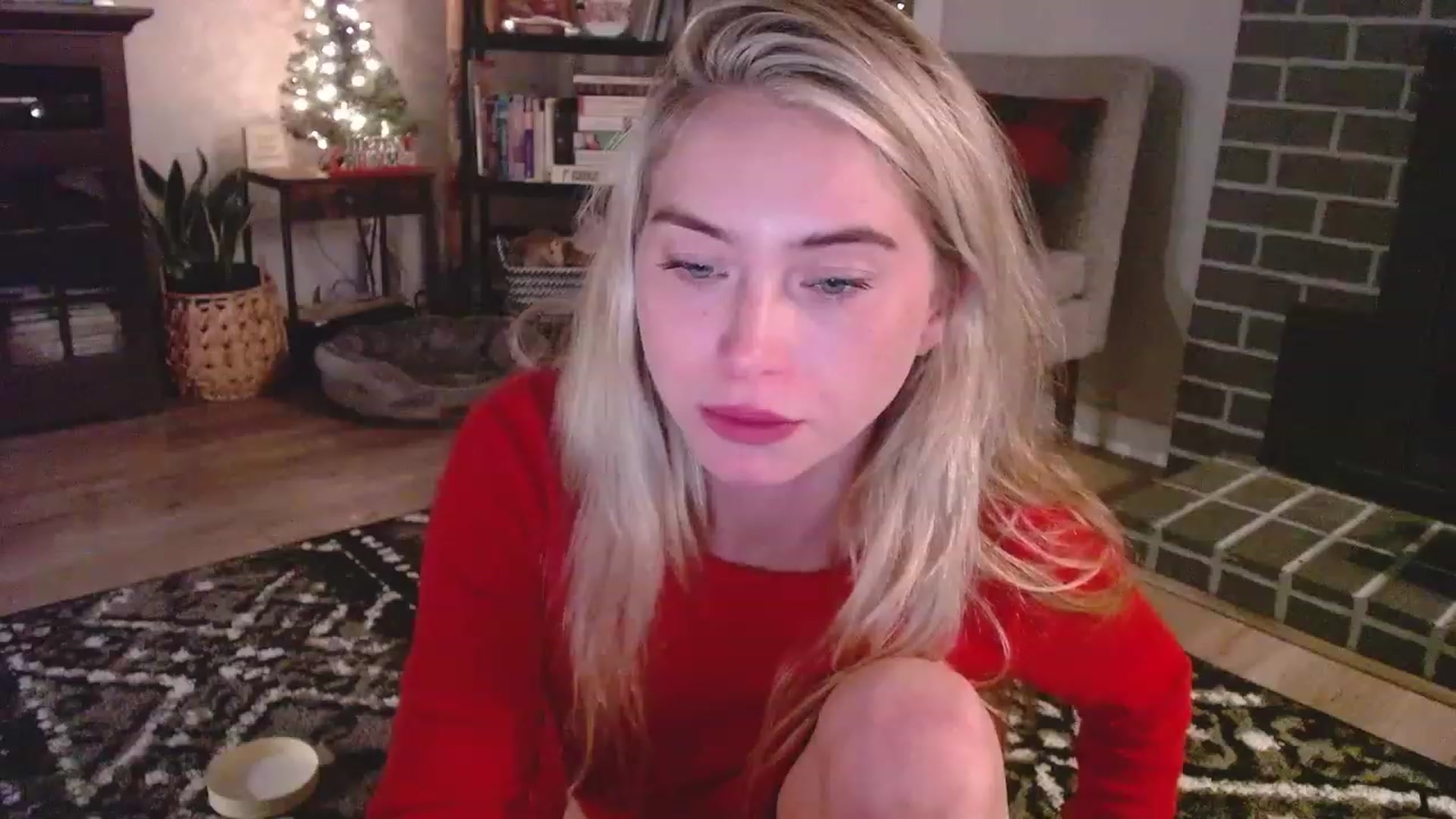 Gallery image thumbnail from Lovelyemilia's myfreecams stream on, 11/17/2023, 05:23 image 12 of 20