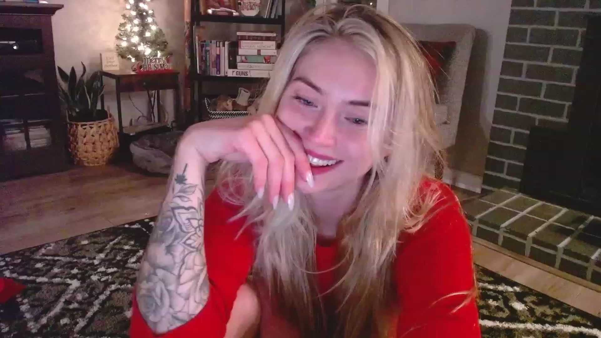 Gallery image thumbnail from Lovelyemilia's myfreecams stream on, 11/17/2023, 05:23 image 7 of 20