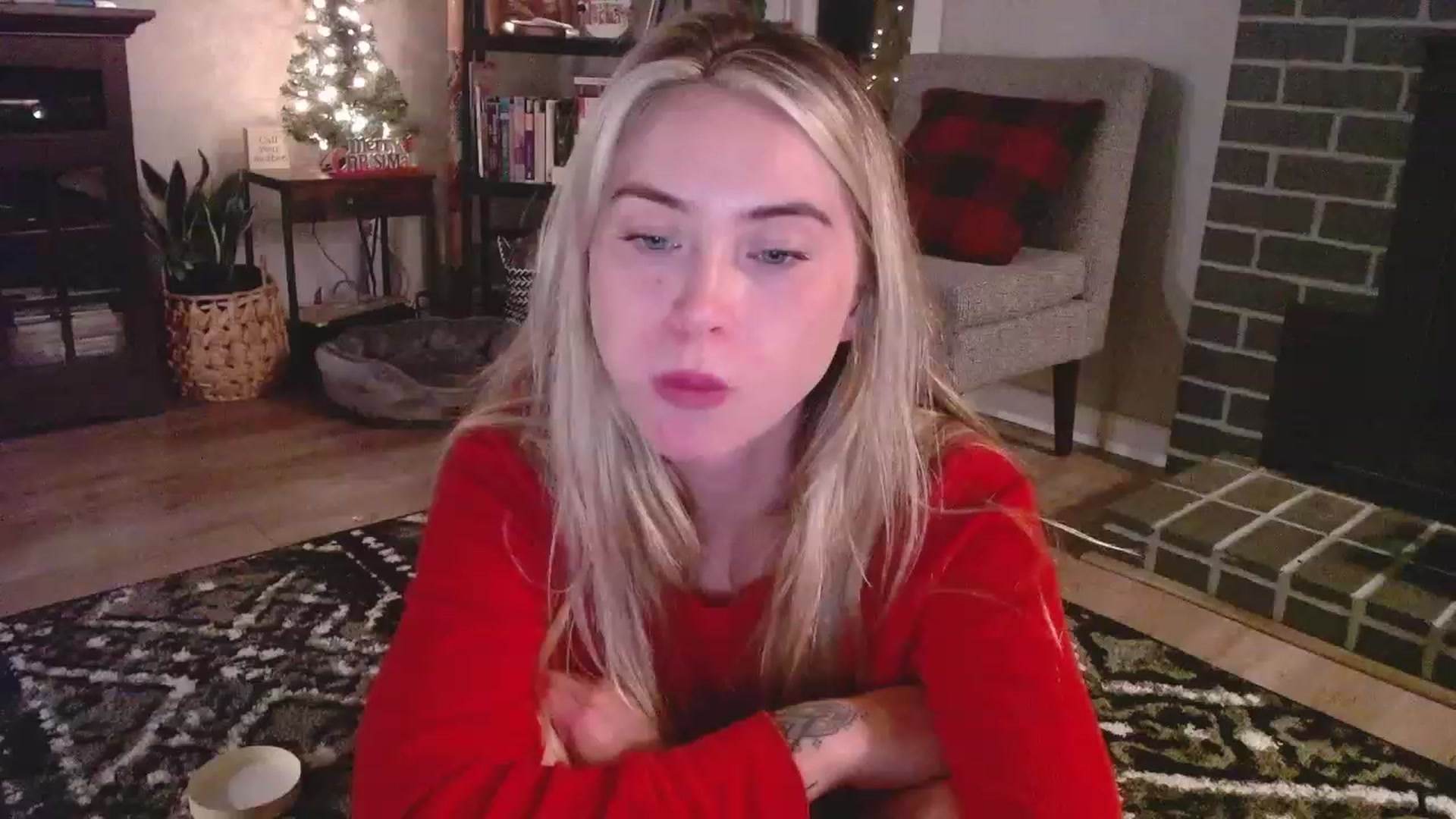 Gallery image thumbnail from Lovelyemilia's myfreecams stream on, 11/17/2023, 05:23 image 13 of 20