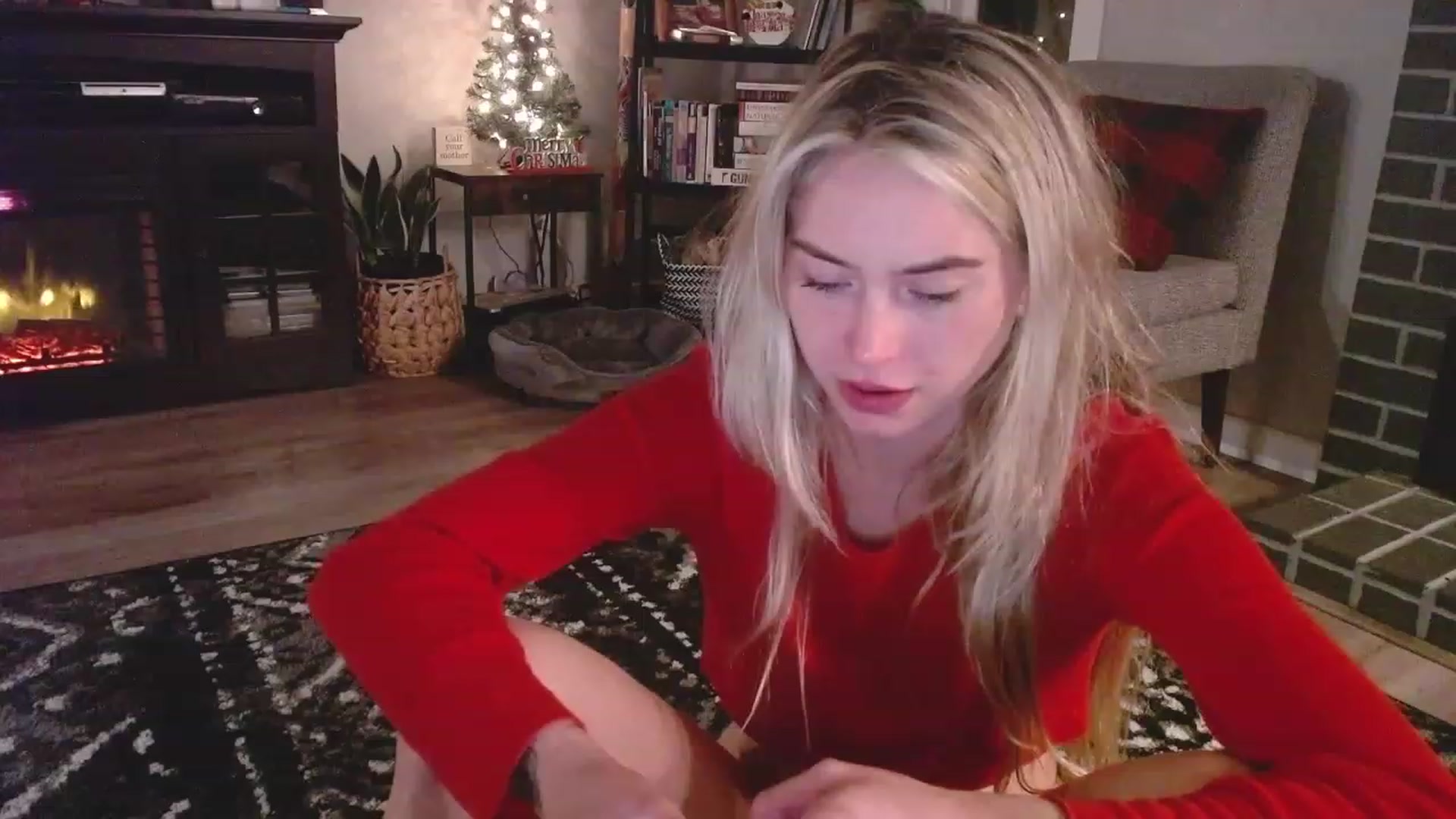 Gallery image thumbnail from Lovelyemilia's myfreecams stream on, 11/17/2023, 06:06 image 3 of 20