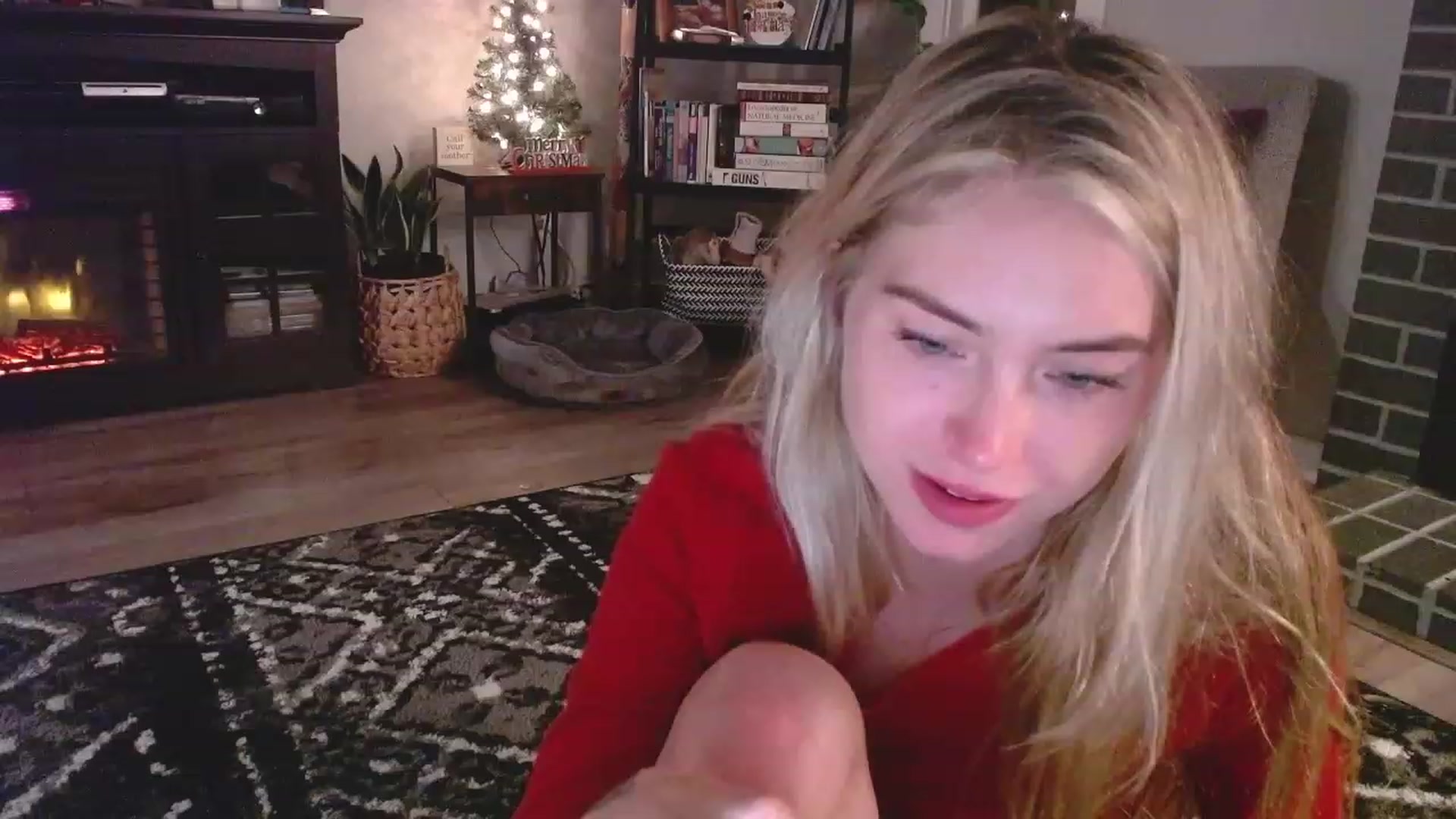 Gallery image thumbnail from Lovelyemilia's myfreecams stream on, 11/17/2023, 06:06 image 5 of 20