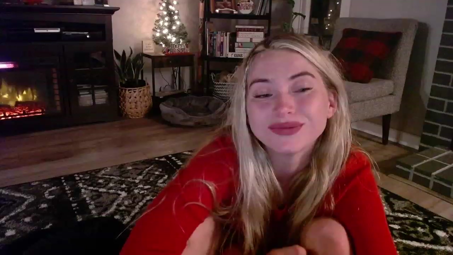 Gallery image thumbnail from Lovelyemilia's myfreecams stream on, 11/17/2023, 07:35 image 20 of 20