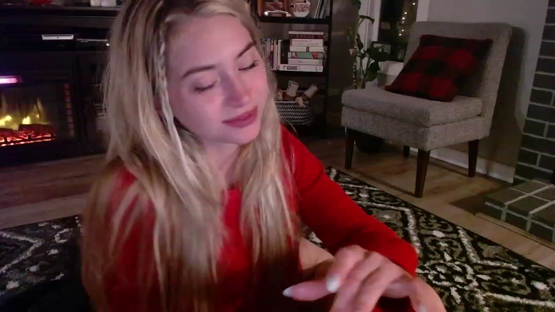 Gallery image thumbnail from Lovelyemilia's myfreecams stream on, 11/17/2023, 07:35 image 19 of 20