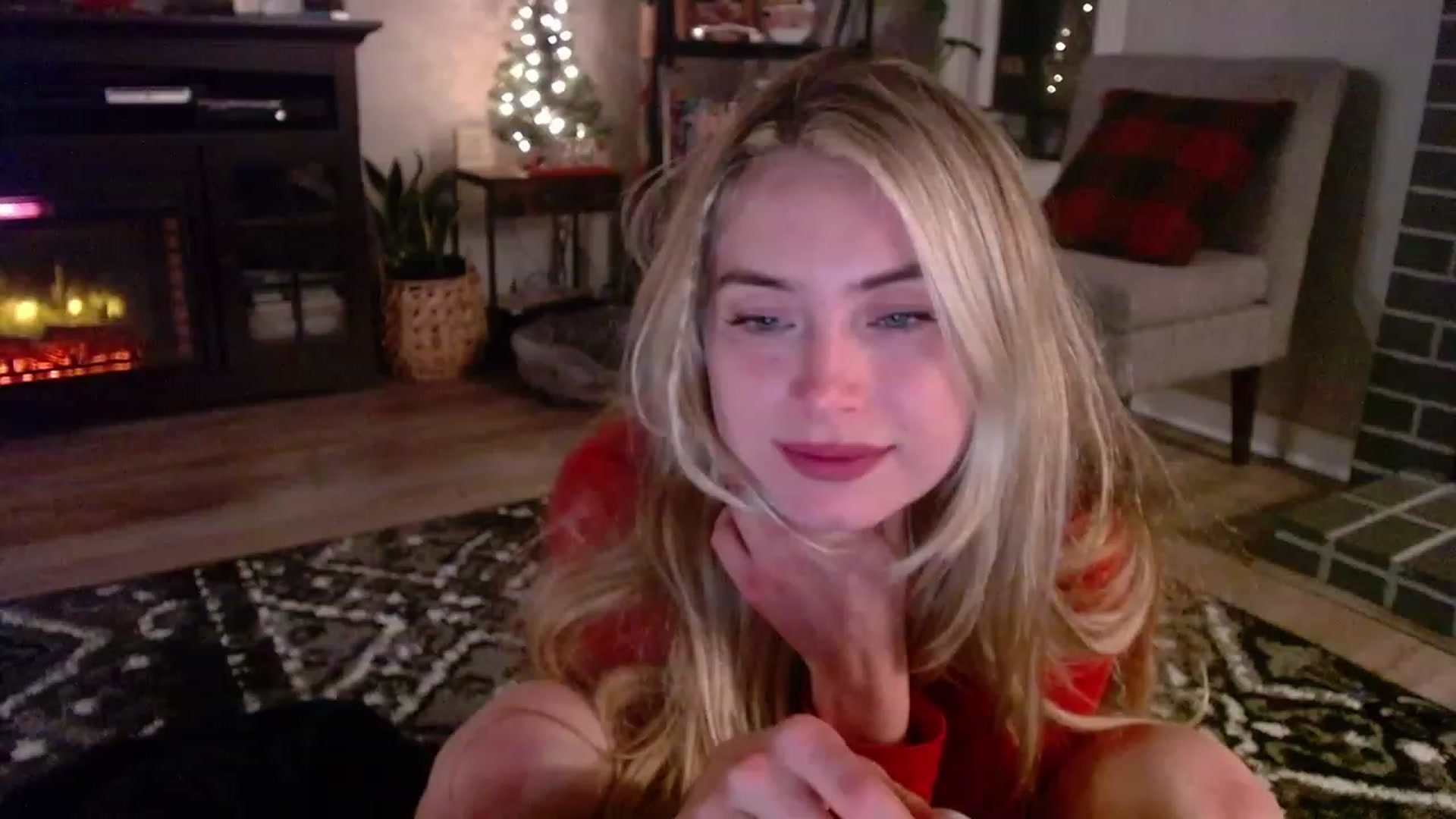 Gallery image thumbnail from Lovelyemilia's myfreecams stream on, 11/17/2023, 07:35 image 11 of 20