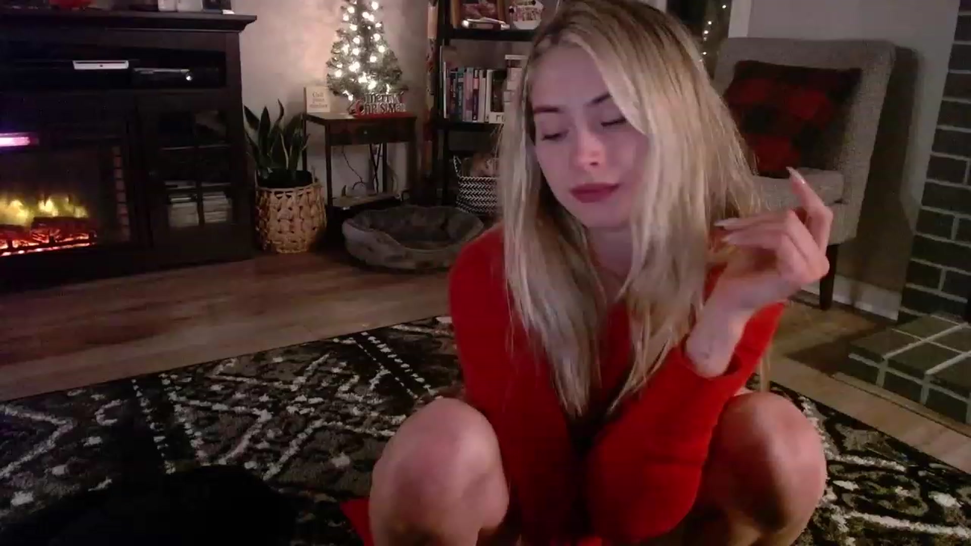 Gallery image thumbnail from Lovelyemilia's myfreecams stream on, 11/17/2023, 07:35 image 15 of 20