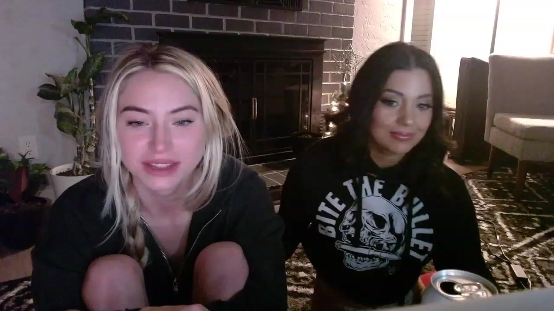 Gallery image thumbnail from Lovelyemilia's myfreecams stream on, 11/22/2023, 06:14 image 14 of 20