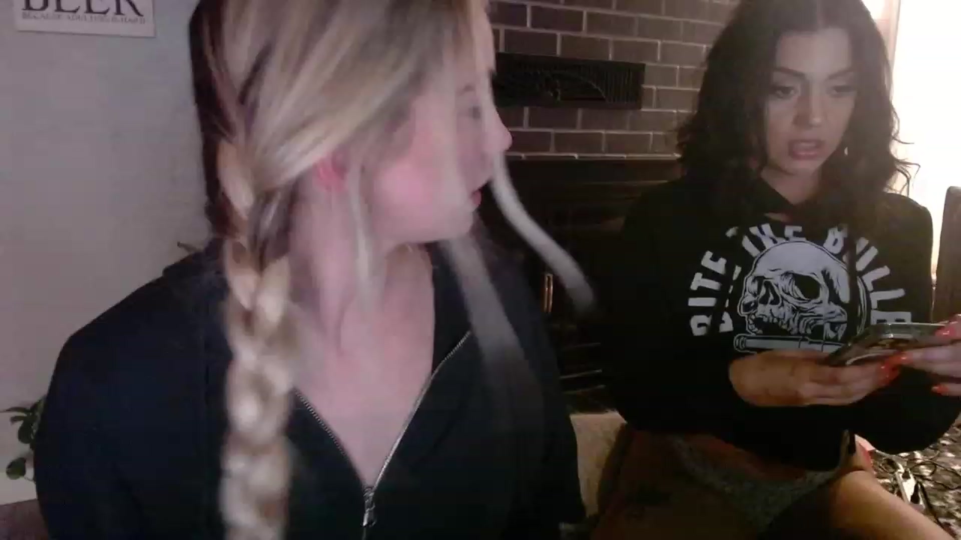 Gallery image thumbnail from Lovelyemilia's myfreecams stream on, 11/22/2023, 06:25 image 2 of 20