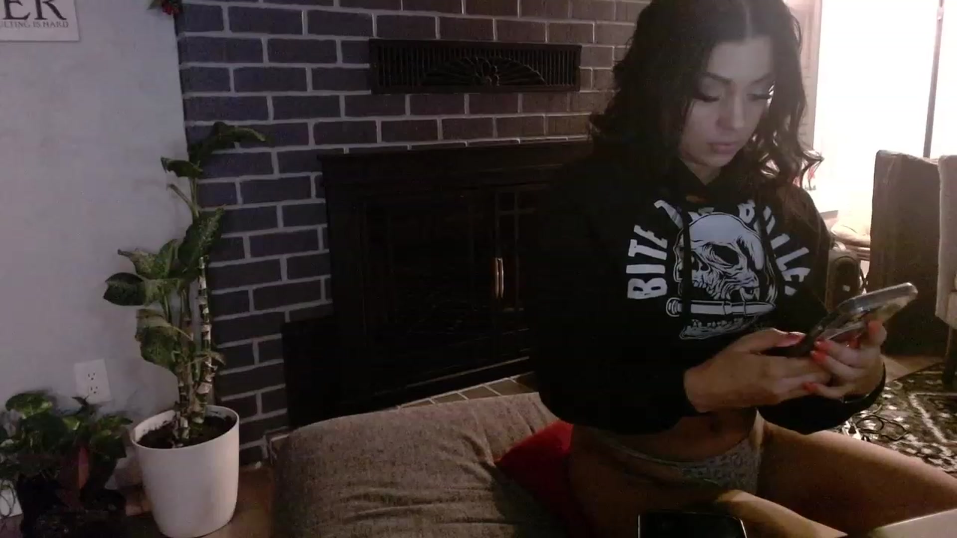 Gallery image thumbnail from Lovelyemilia's myfreecams stream on, 11/22/2023, 06:25 image 20 of 20