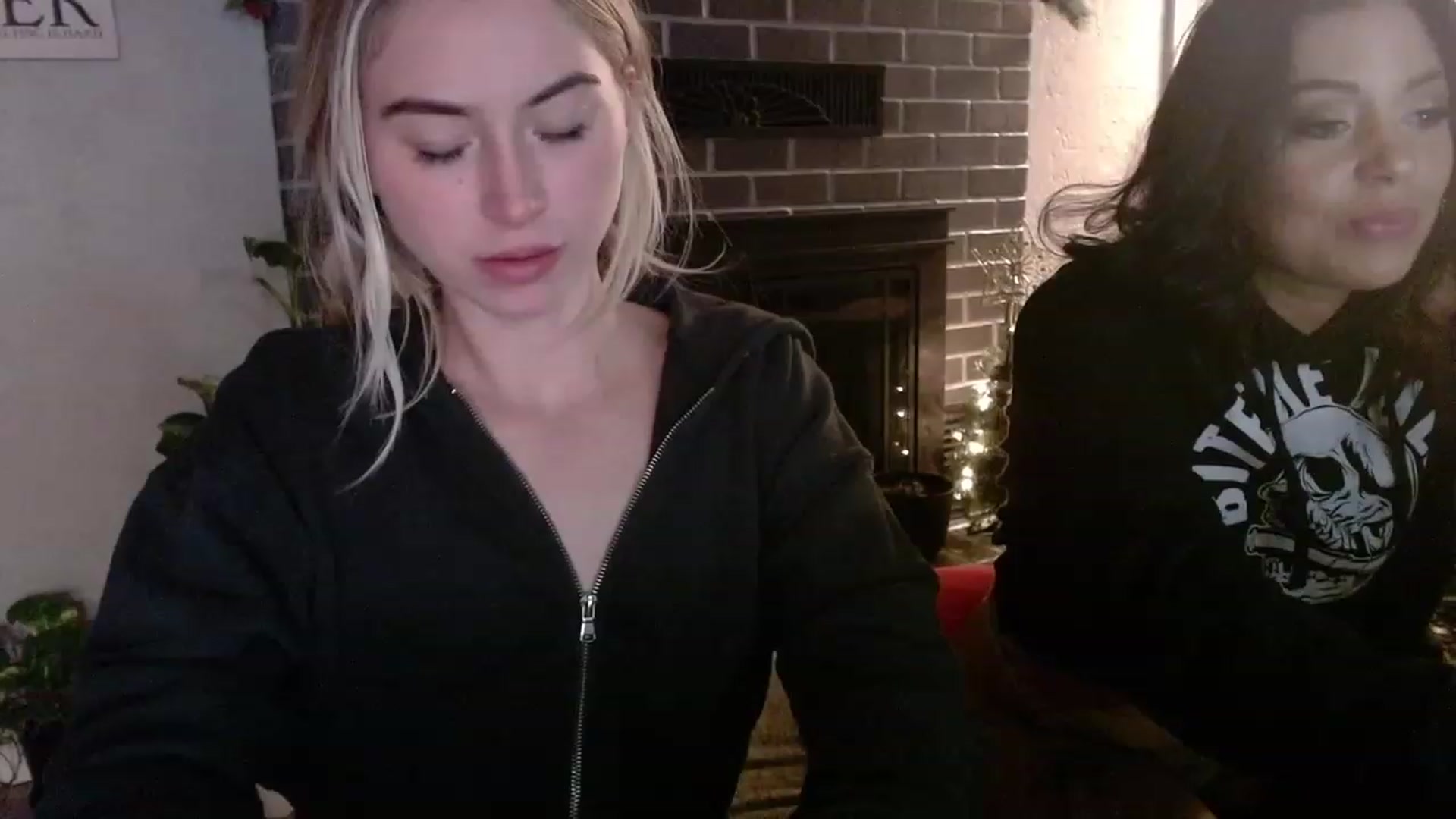 Gallery image thumbnail from Lovelyemilia's myfreecams stream on, 11/22/2023, 06:25 image 7 of 20