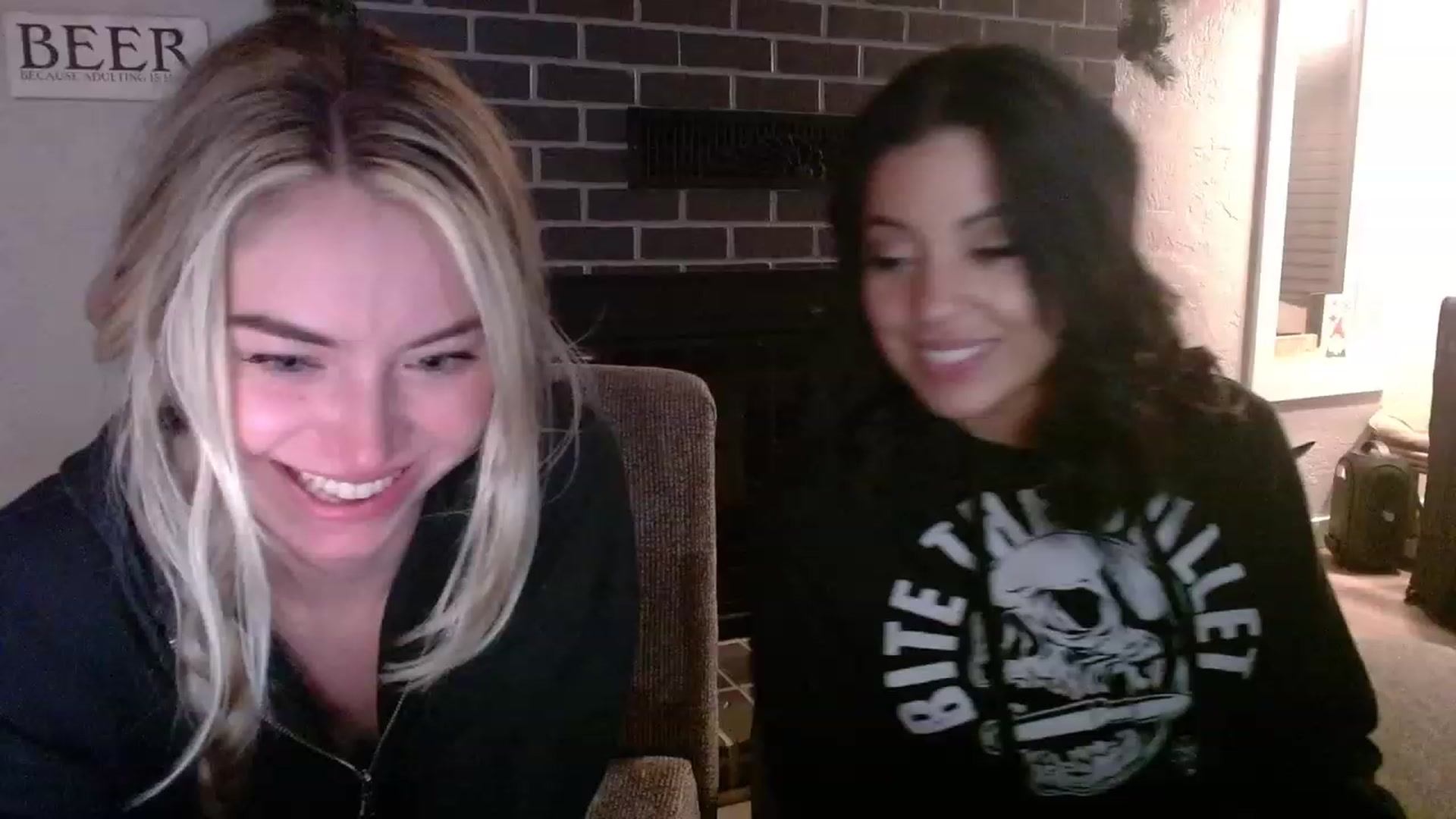 Gallery image thumbnail from Lovelyemilia's myfreecams stream on, 11/22/2023, 07:40 image 16 of 20