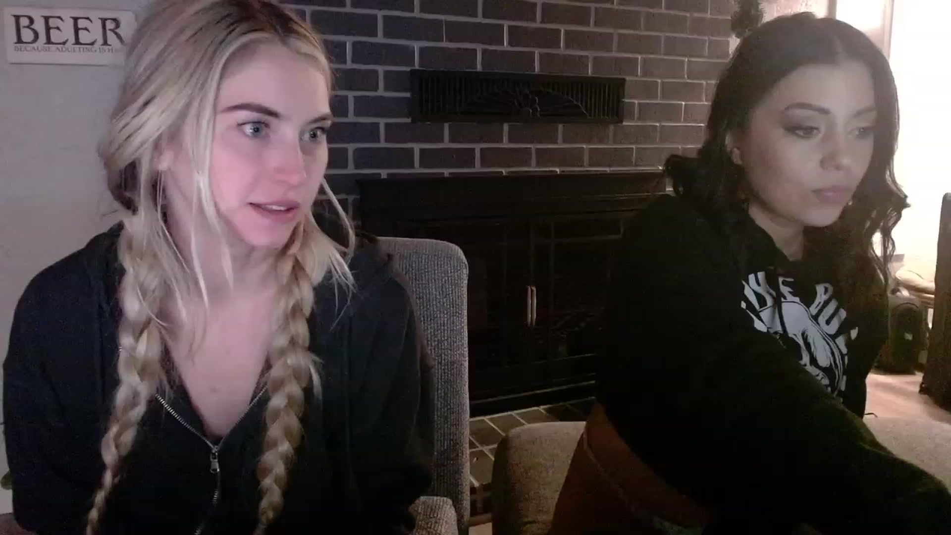Gallery image thumbnail from Lovelyemilia's myfreecams stream on, 11/22/2023, 07:40 image 20 of 20