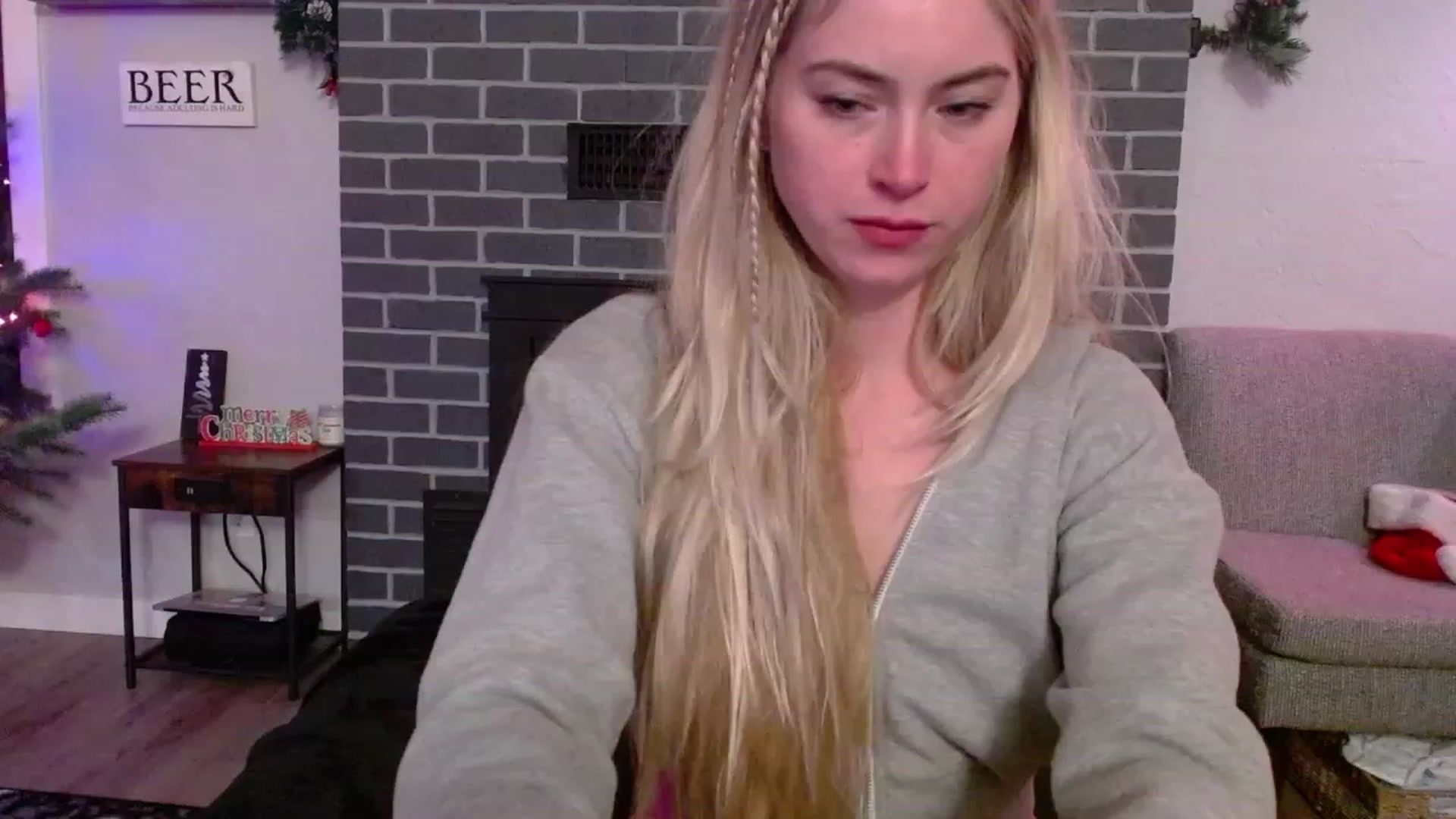 Gallery image thumbnail from Lovelyemilia's myfreecams stream on, 11/28/2023, 07:10 image 8 of 20