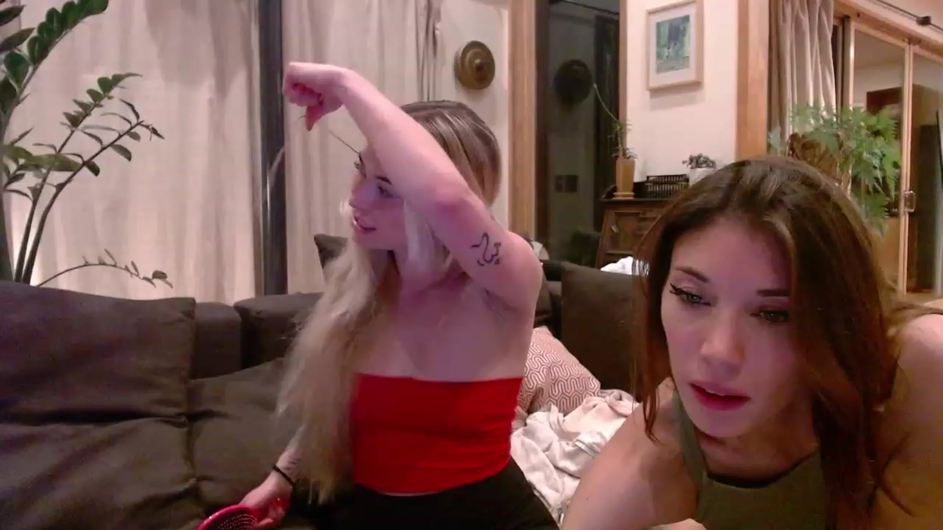 Gallery image thumbnail from Lovelyemilia's myfreecams stream on, 12/02/2023, 02:49 image 14 of 20