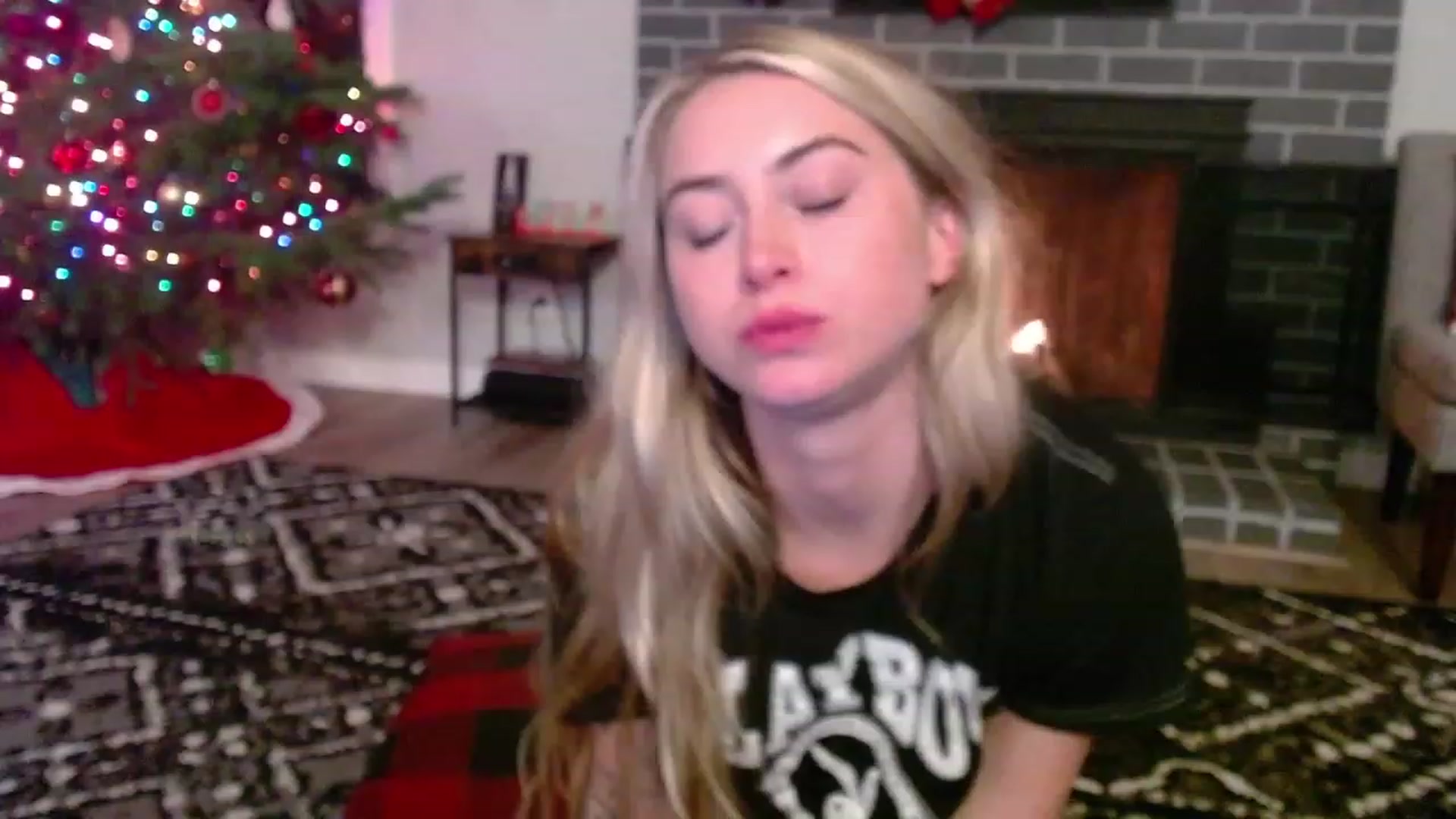 Gallery image thumbnail from Lovelyemilia's myfreecams stream on, 12/06/2023, 04:03 image 11 of 20