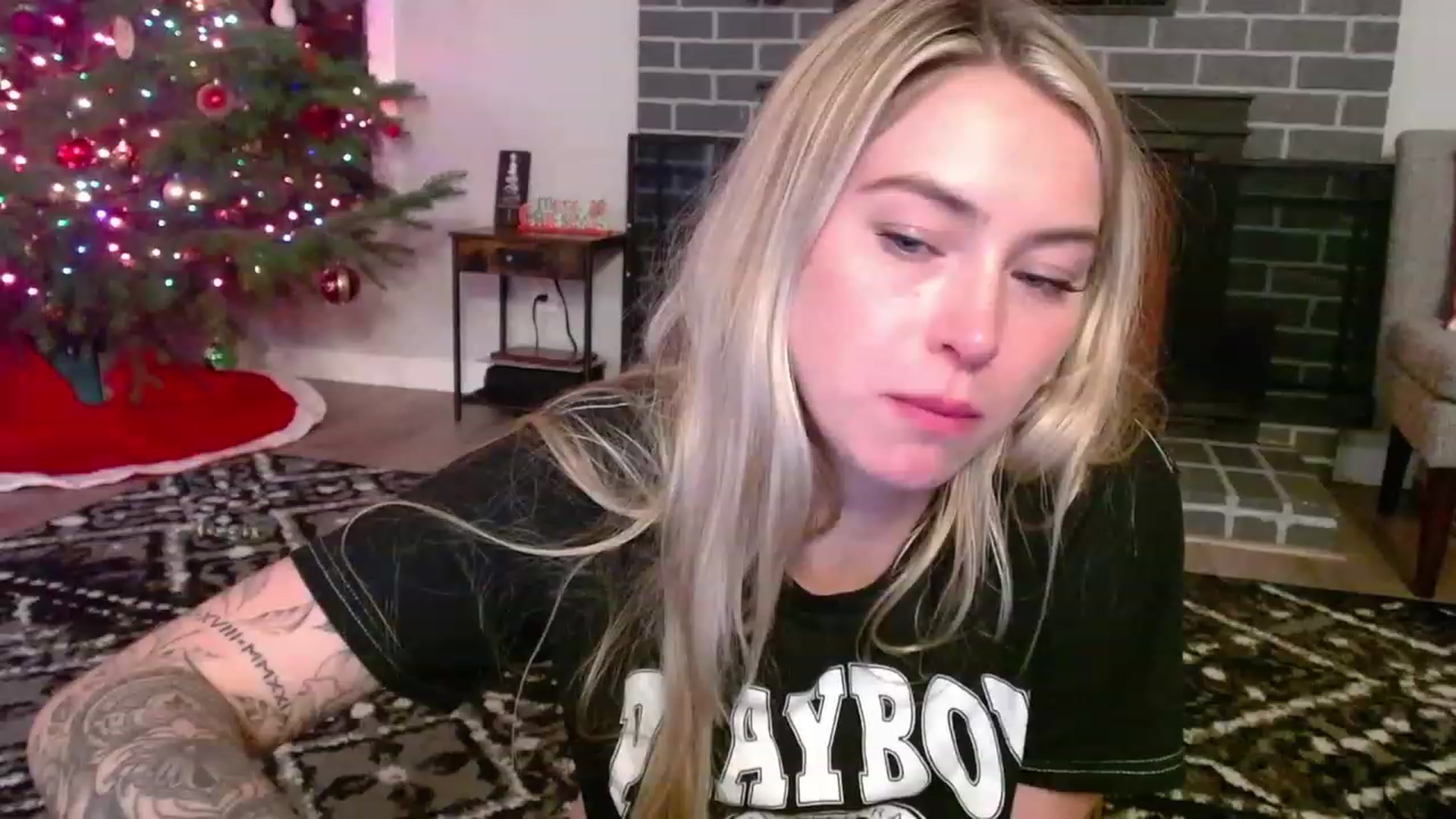 Gallery image thumbnail from Lovelyemilia's myfreecams stream on, 12/06/2023, 04:03 image 2 of 20