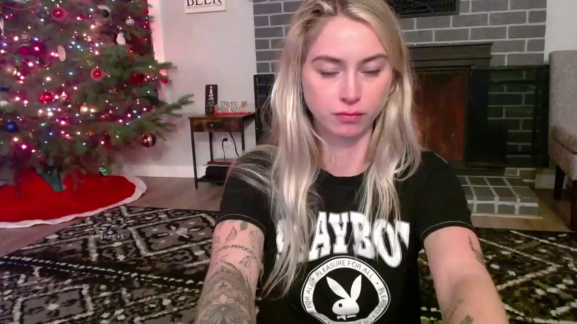 Gallery image thumbnail from Lovelyemilia's myfreecams stream on, 12/06/2023, 05:11 image 6 of 20