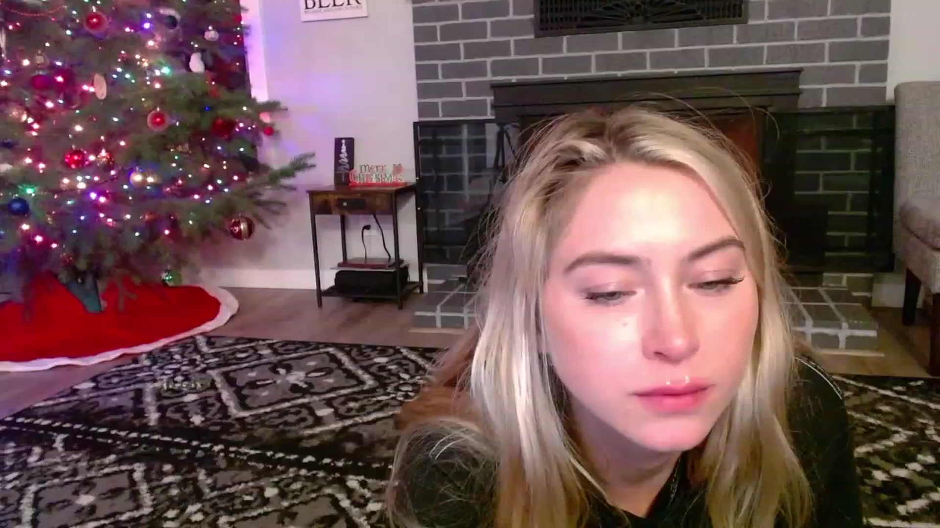 Gallery image thumbnail from Lovelyemilia's myfreecams stream on, 12/06/2023, 05:11 image 8 of 20
