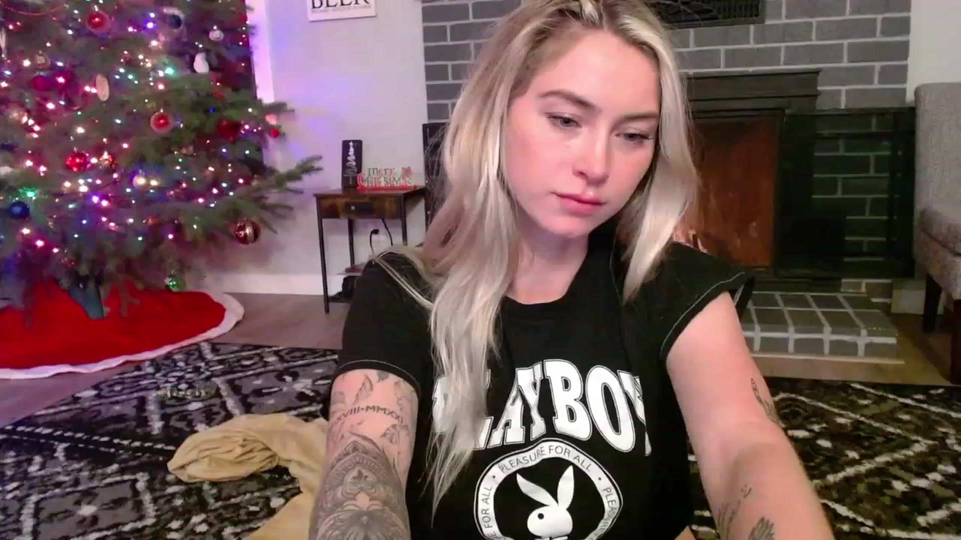 Gallery image thumbnail from Lovelyemilia's myfreecams stream on, 12/06/2023, 05:11 image 4 of 20