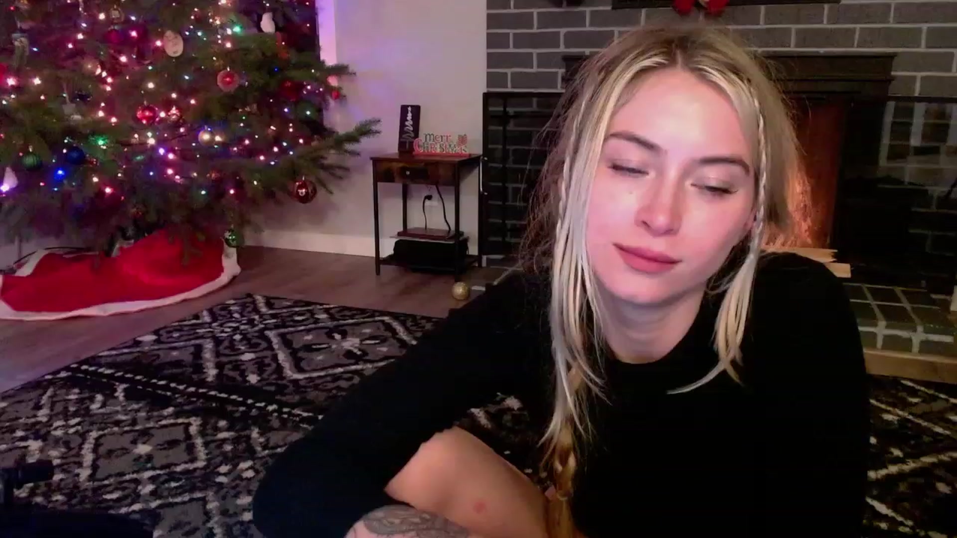 Gallery image thumbnail from Lovelyemilia's myfreecams stream on, 12/07/2023, 06:54 image 18 of 20