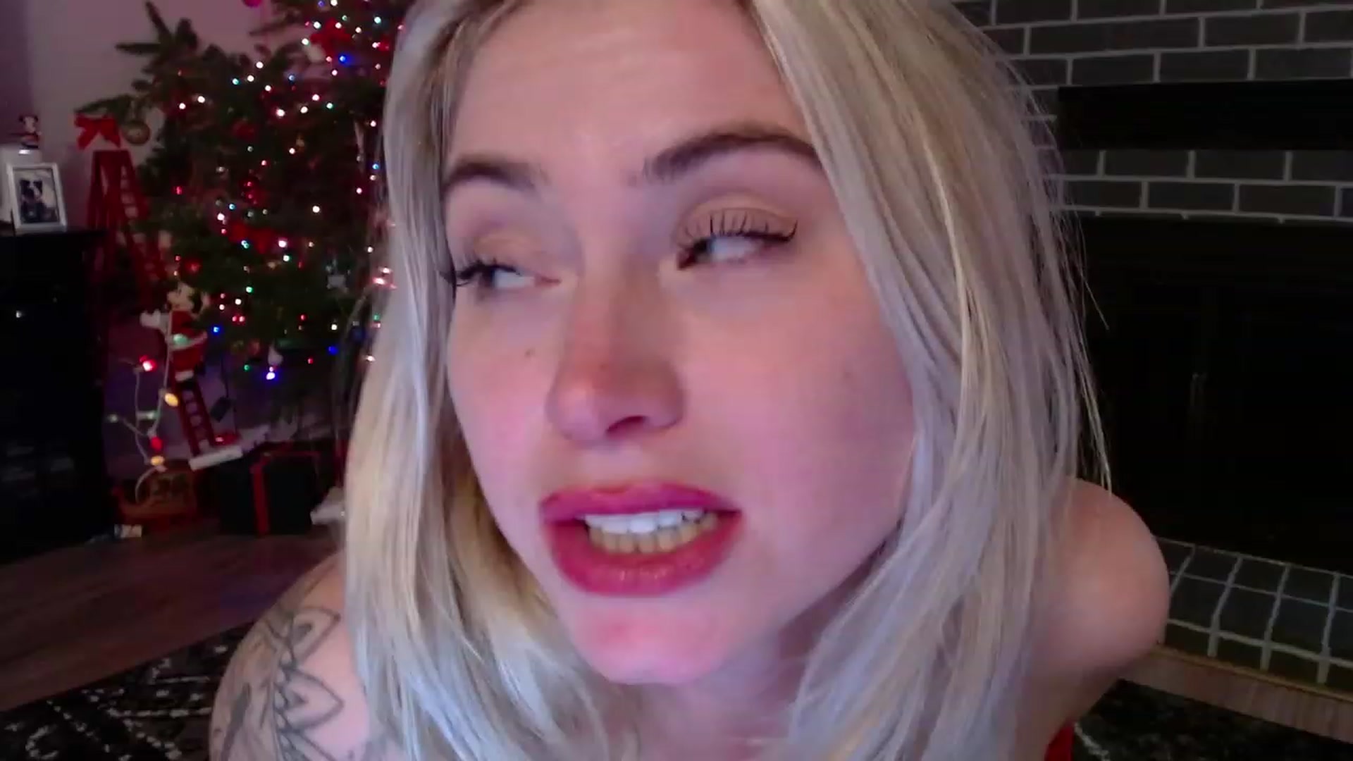 Gallery image thumbnail from Lovelyemilia's myfreecams stream on, 12/12/2023, 05:38 image 14 of 20