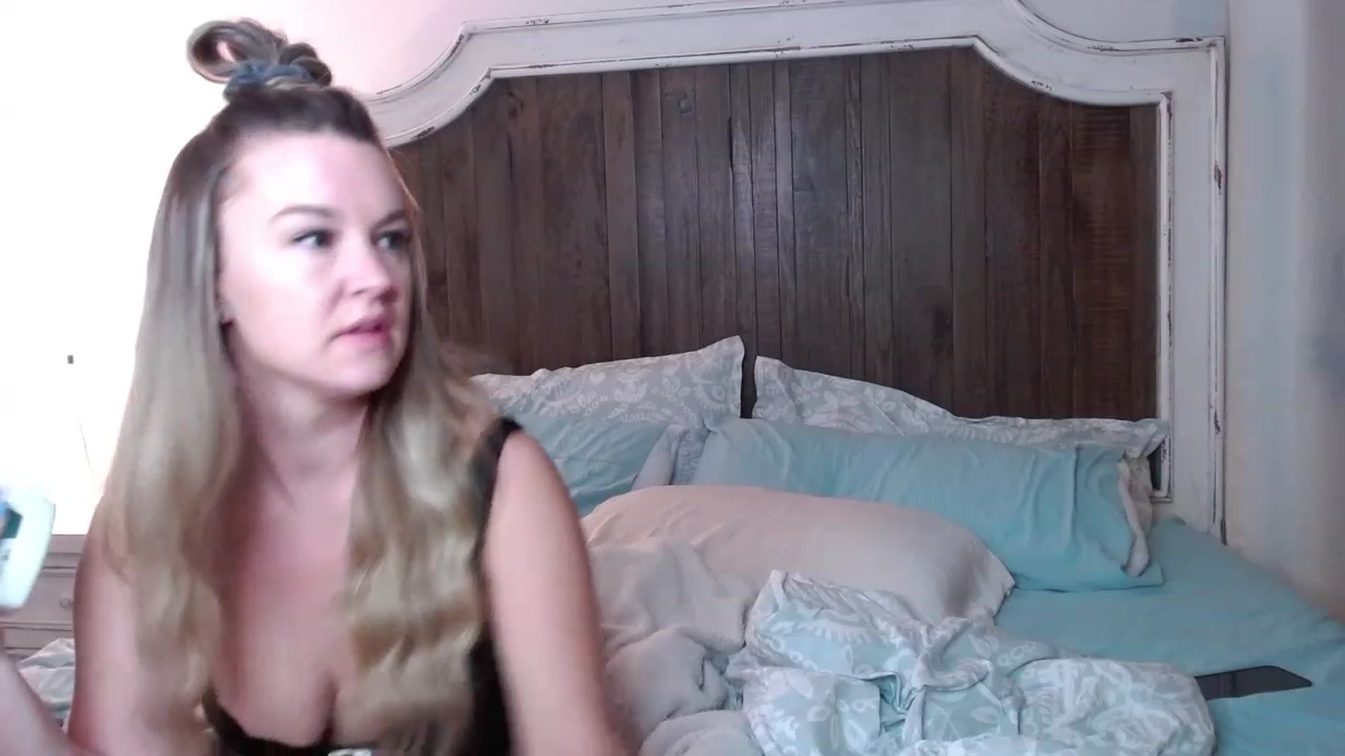 Gallery image thumbnail from Lovelyemilia's myfreecams stream on, 12/13/2023, 05:52 image 18 of 20