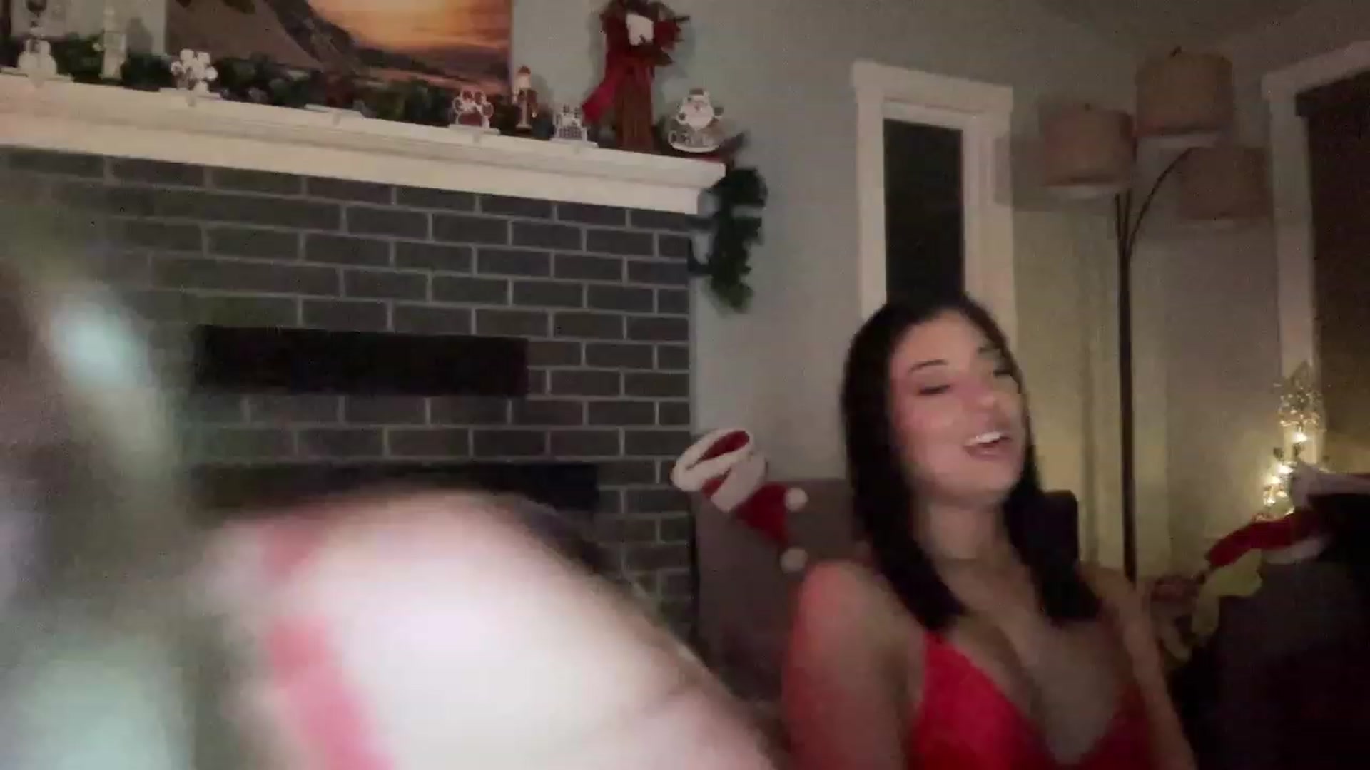 Gallery image thumbnail from Lovelyemilia's myfreecams stream on, 12/15/2023, 07:43 image 8 of 20