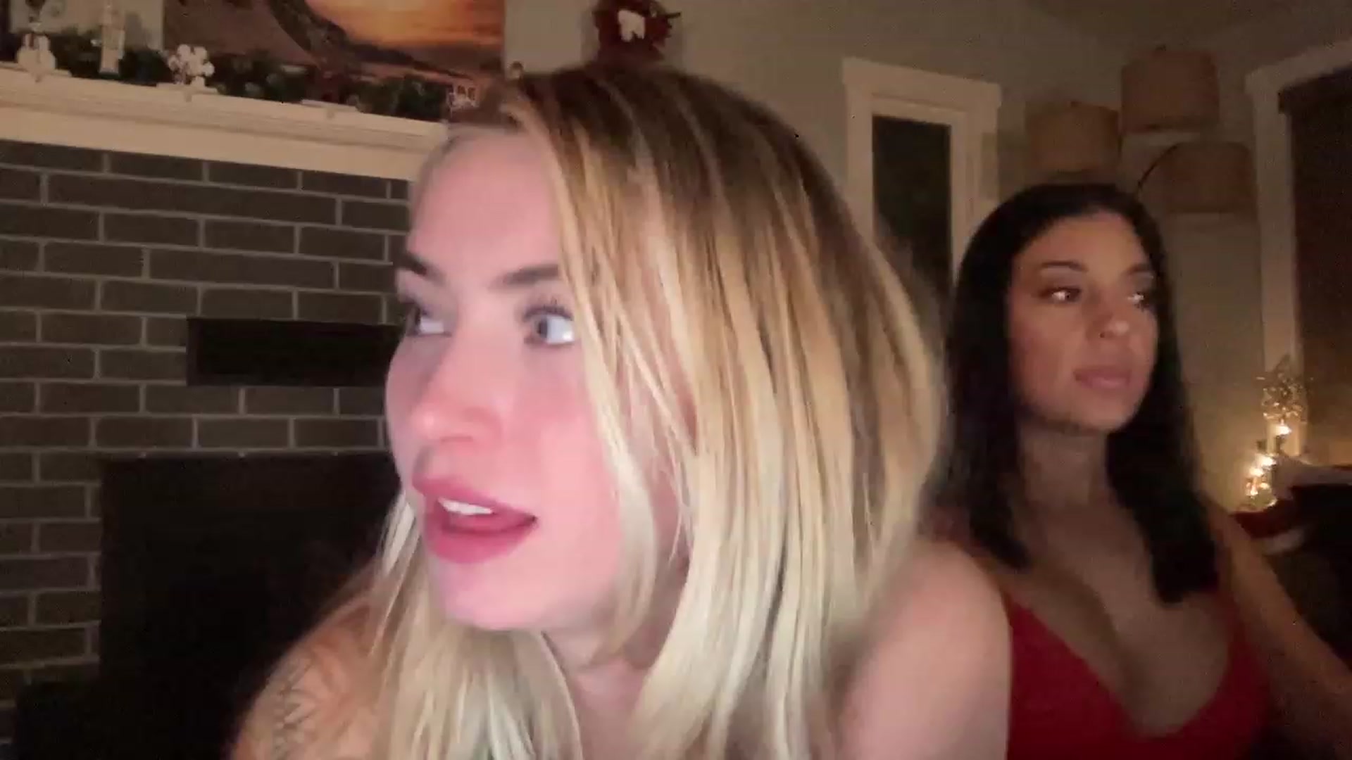 Gallery image thumbnail from Lovelyemilia's myfreecams stream on, 12/15/2023, 07:43 image 2 of 20