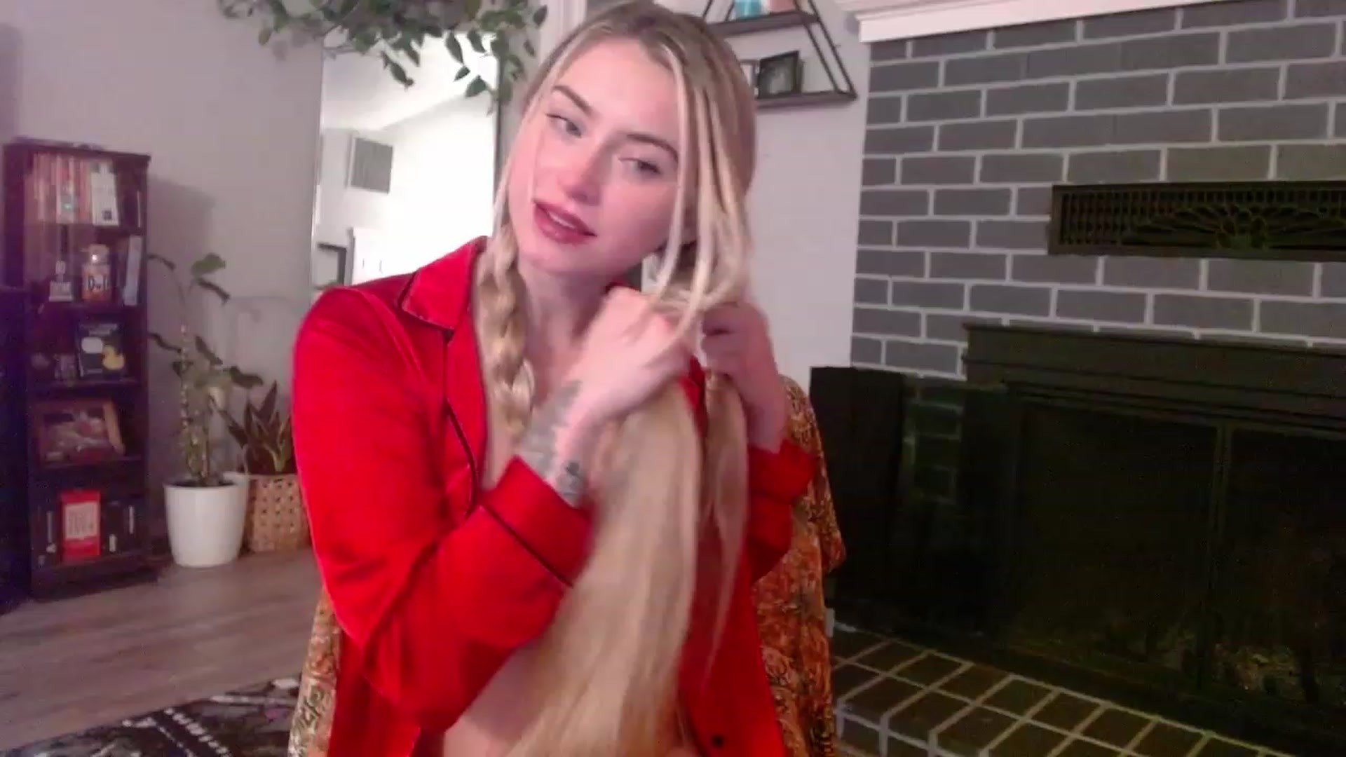 Gallery image thumbnail from Lovelyemilia's myfreecams stream on, 01/14/2024, 04:59 image 1 of 20