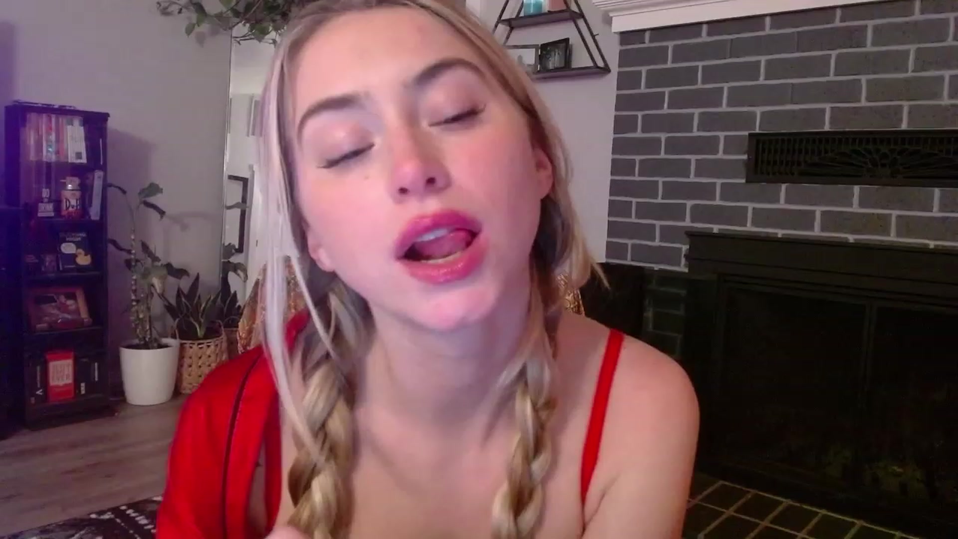 Gallery image thumbnail from Lovelyemilia's myfreecams stream on, 01/14/2024, 04:59 image 14 of 20