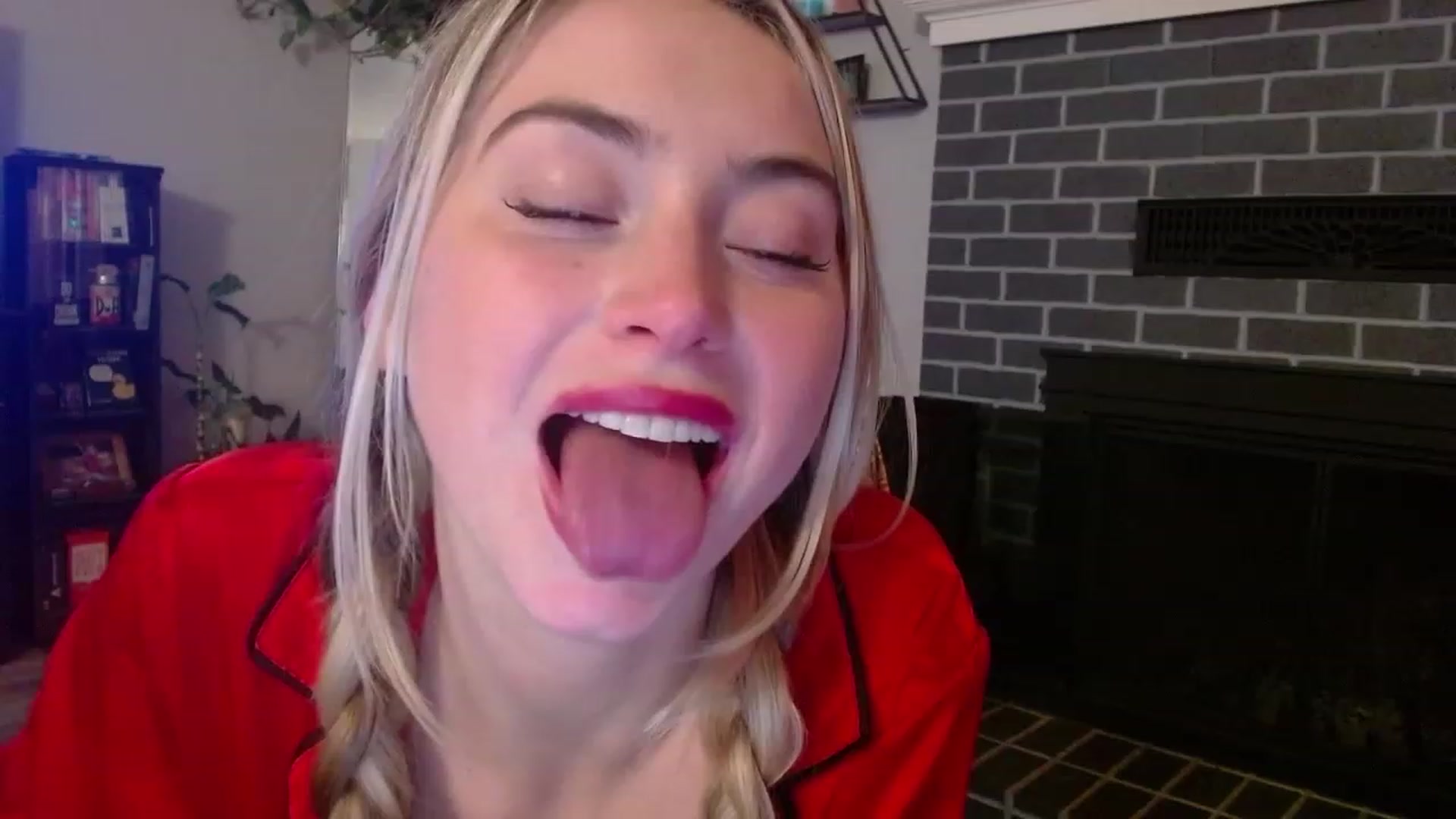 Gallery image thumbnail from Lovelyemilia's myfreecams stream on, 01/14/2024, 04:59 image 6 of 20