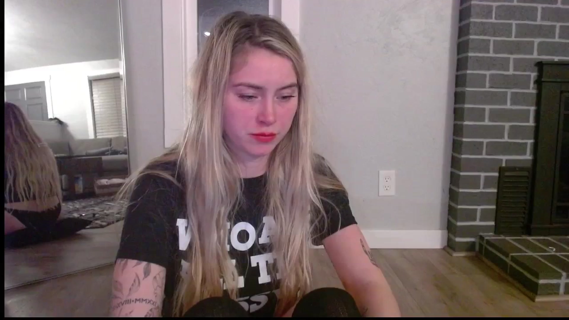 Gallery image thumbnail from Lovelyemilia's myfreecams stream on, 01/20/2024, 05:07 image 18 of 20