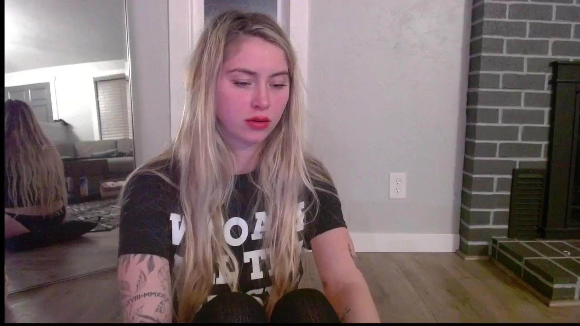 Gallery image thumbnail from Lovelyemilia's myfreecams stream on, 01/20/2024, 05:07 image 17 of 20
