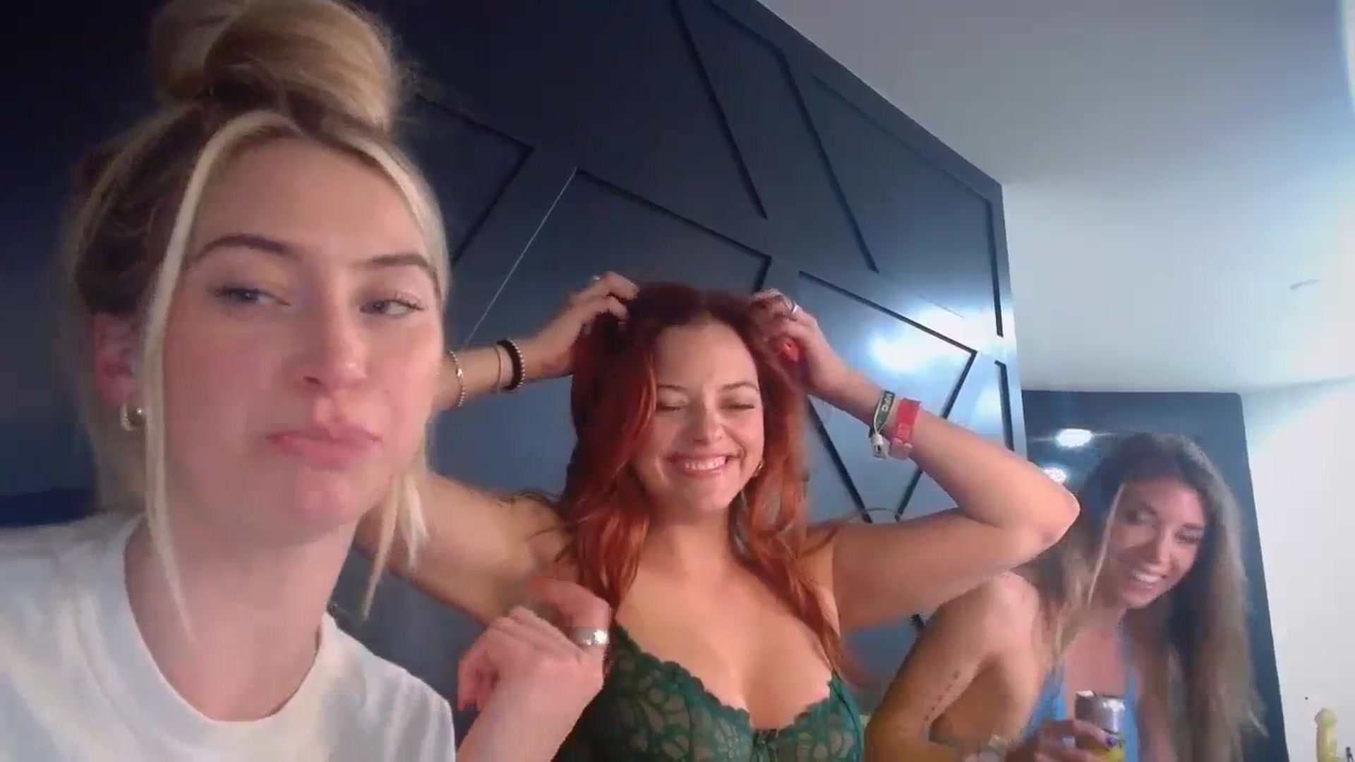 Gallery image thumbnail from Lovelyemilia's myfreecams stream on, 01/26/2024, 06:04 image 19 of 20